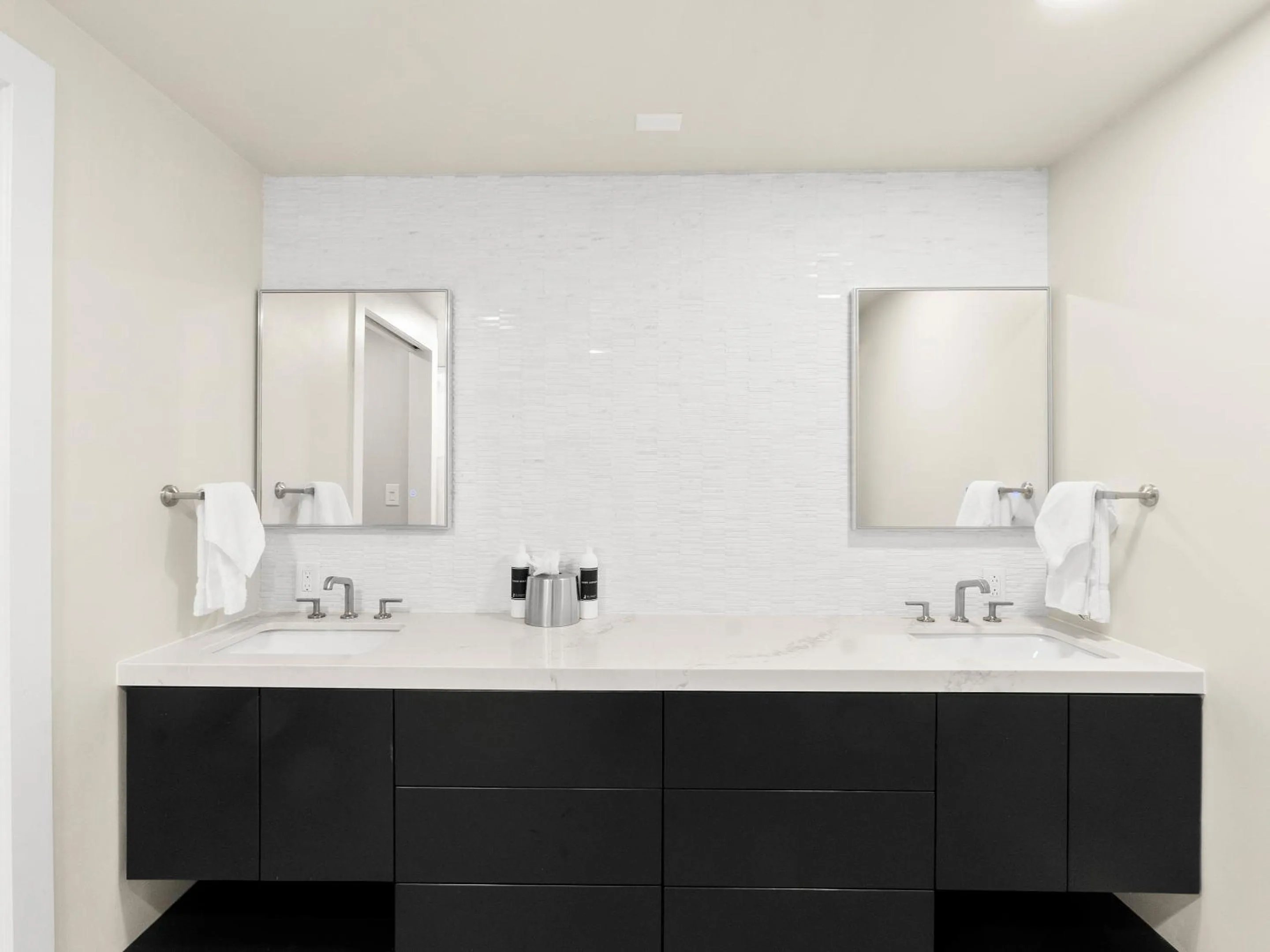 Bathroom in Sundial Lodge by All Seasons Resort Lodging