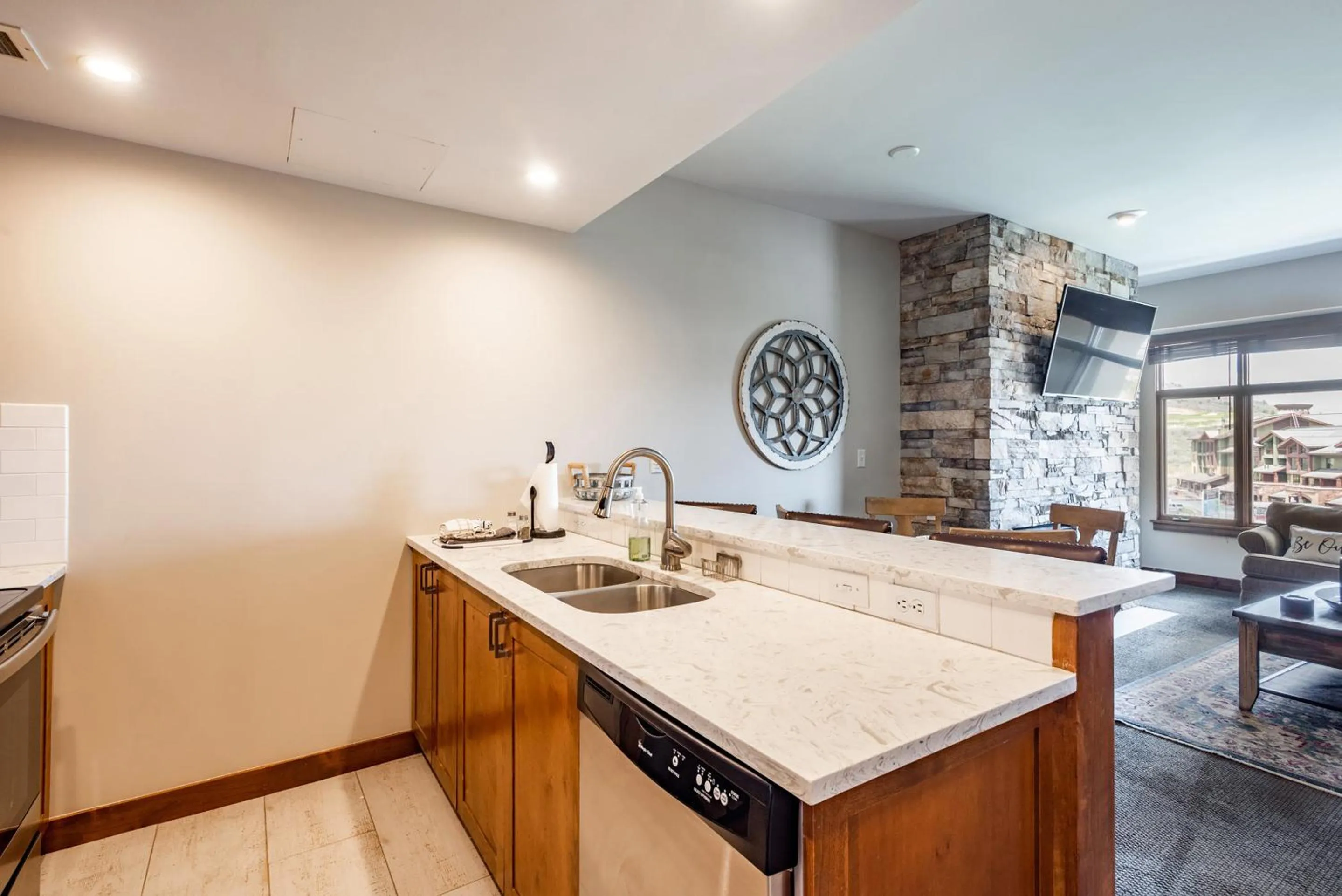 Living room in Sundial Lodge by All Seasons Resort Lodging