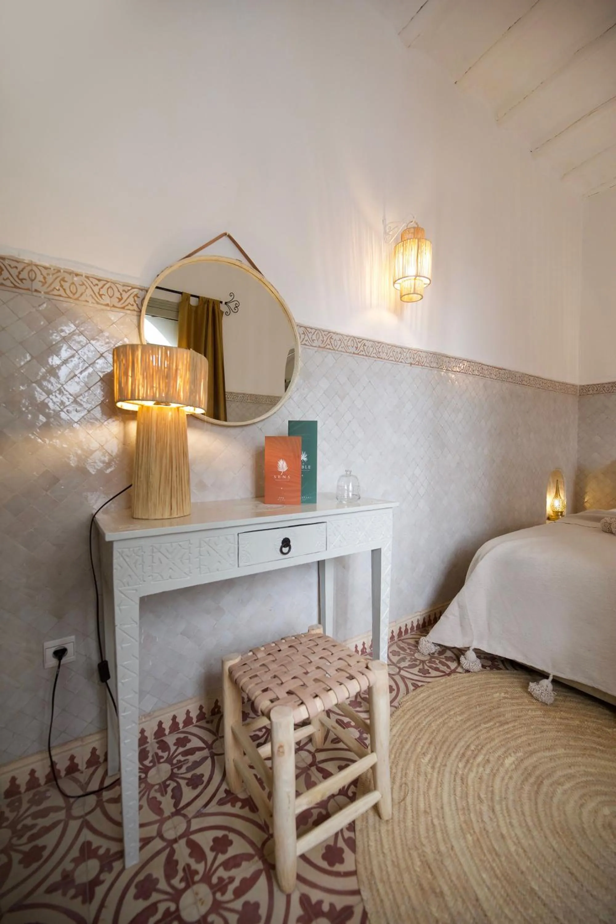 Photo of the whole room, Bed in Riad Oriental Glory & Spa