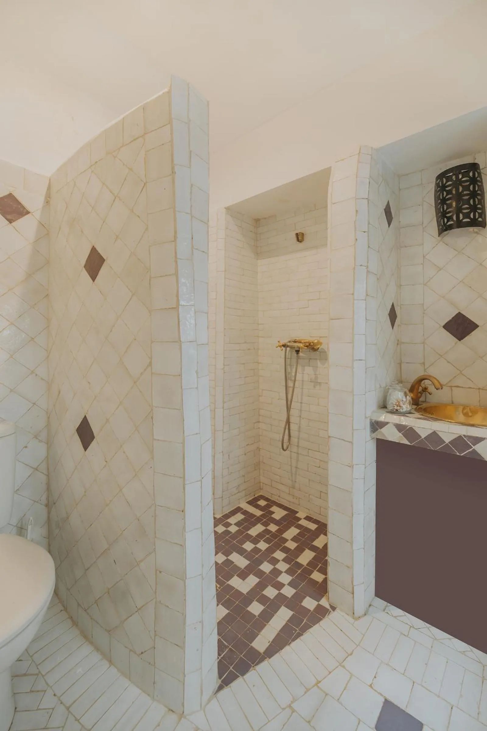 Bathroom in Riad Oriental Glory & Spa