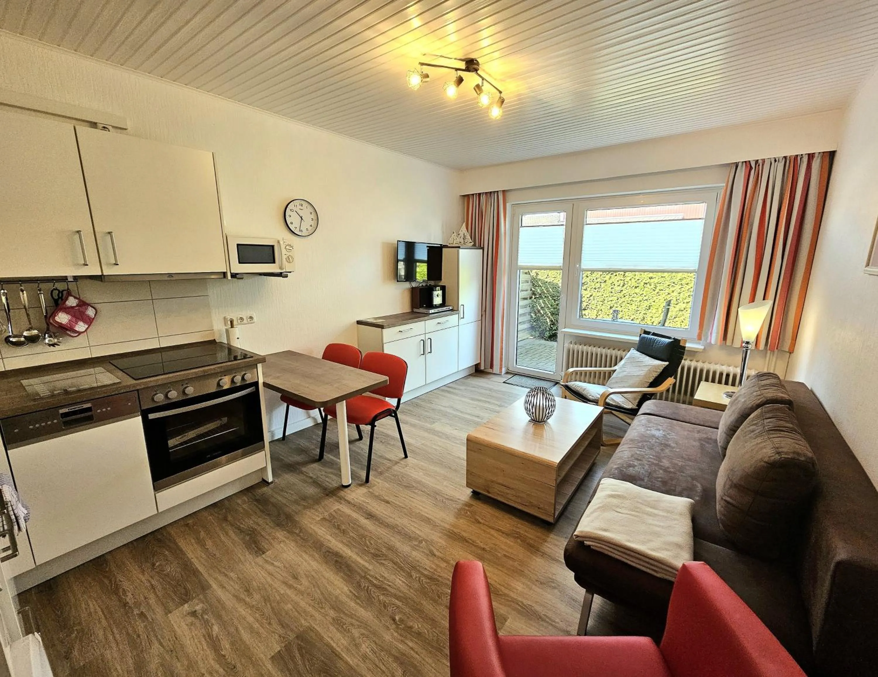 "Wohnung 1 - G Pape" mit 2 Terrassen, kostenloses WLAN, Longstay Rabatt, Nähe Dünenpark