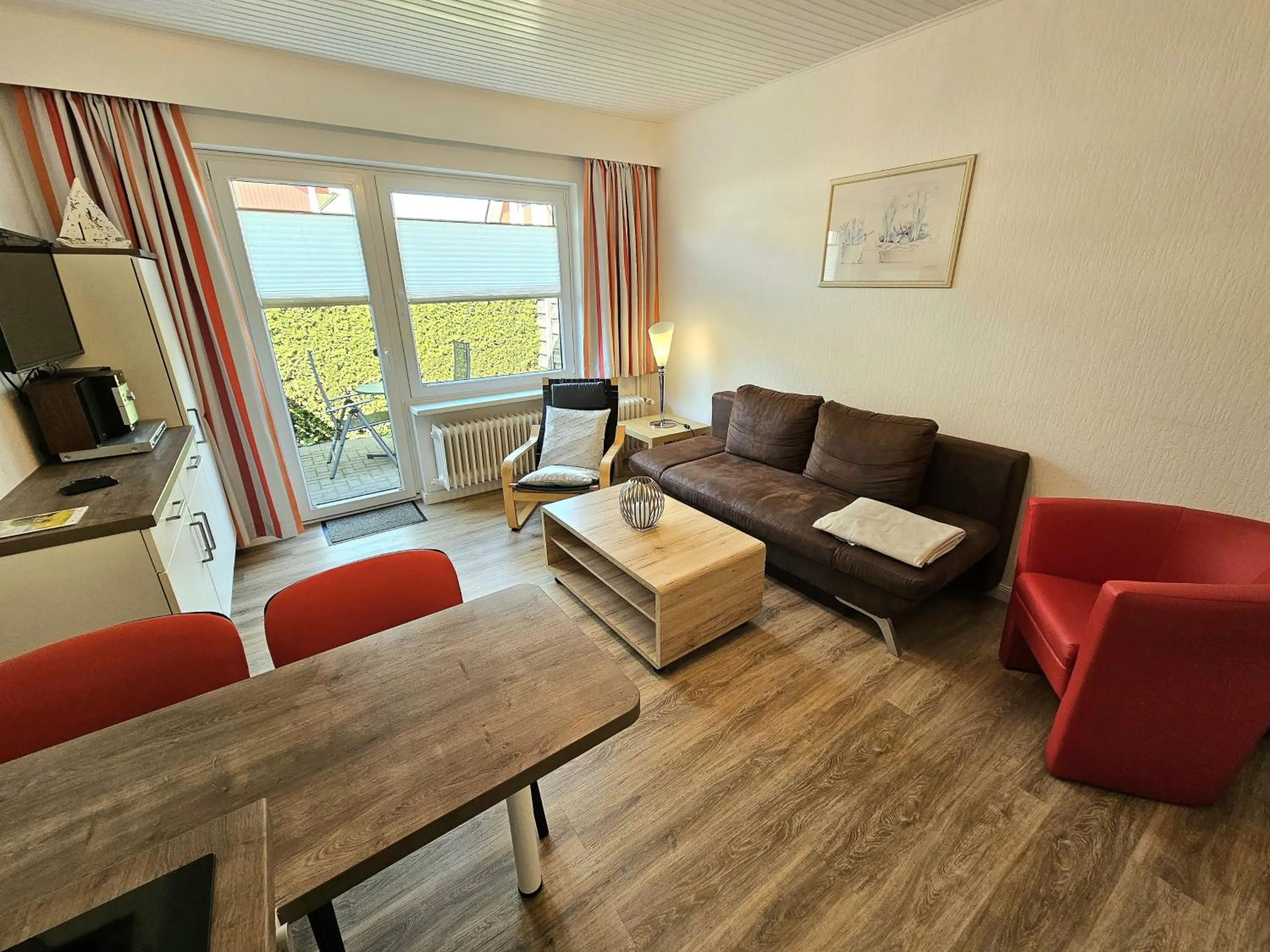 "Wohnung 1 - G Pape" mit 2 Terrassen, kostenloses WLAN, Longstay Rabatt, Nähe Dünenpark