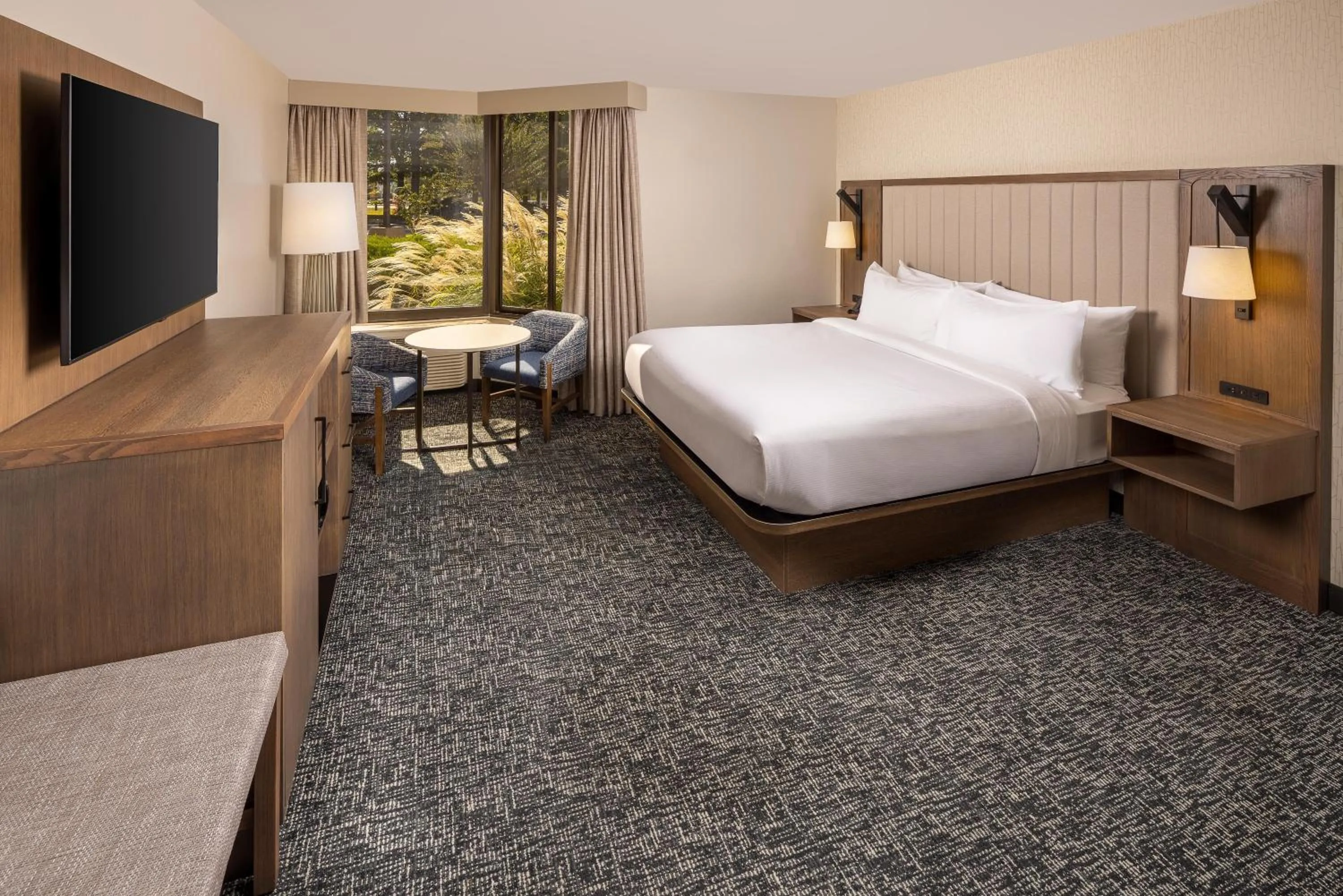 View (from property/room), Bed in DoubleTree by Hilton Jackson