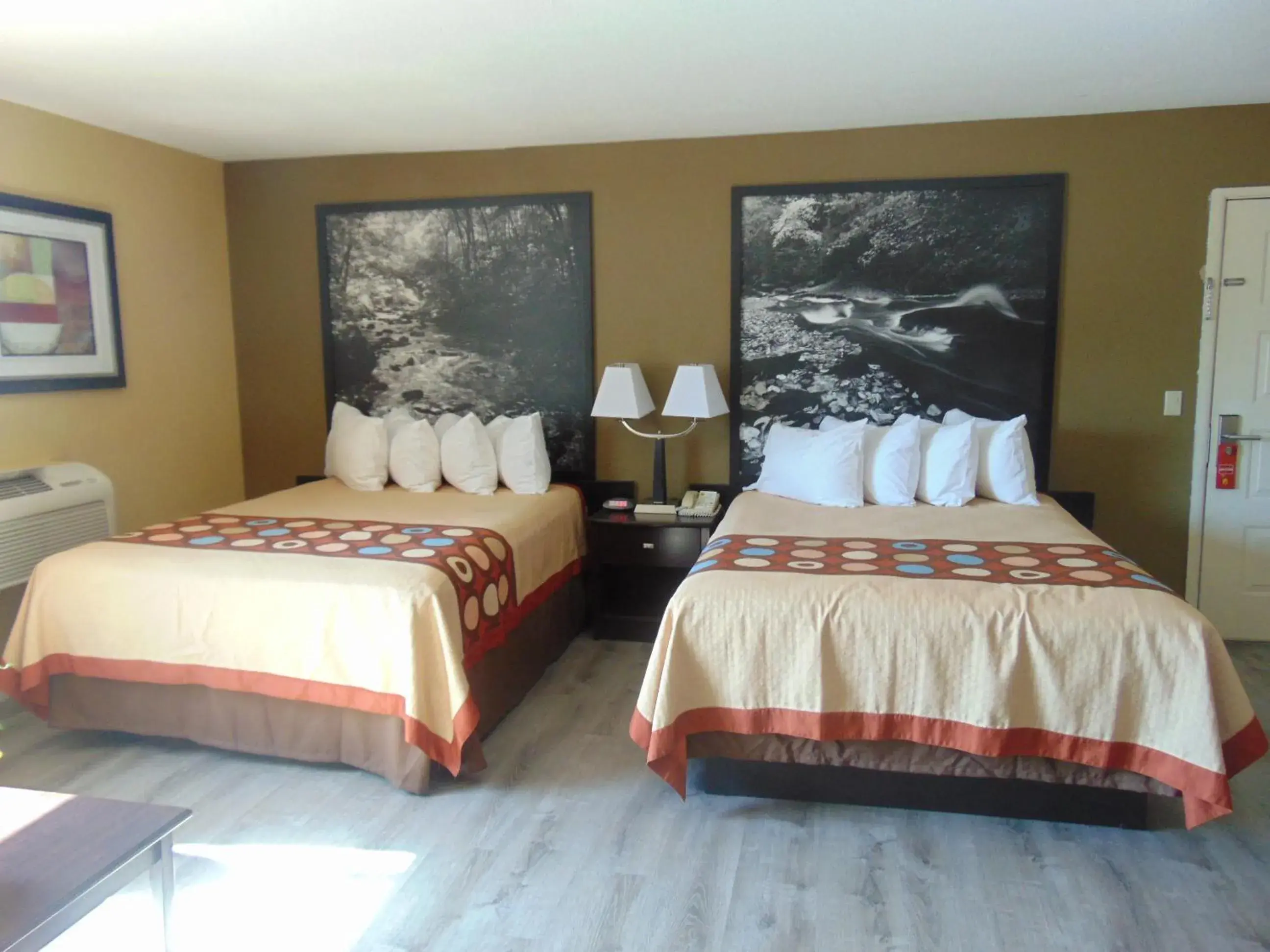 Bed in Super 8 by Wyndham Payson Bed in Super 8 by Wyndham Payson