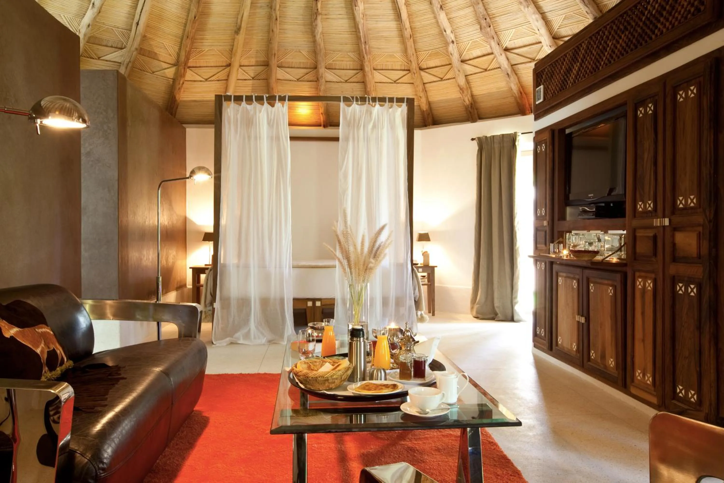 Photo of the whole room, Bed in Hotel Les Cinq Djellabas