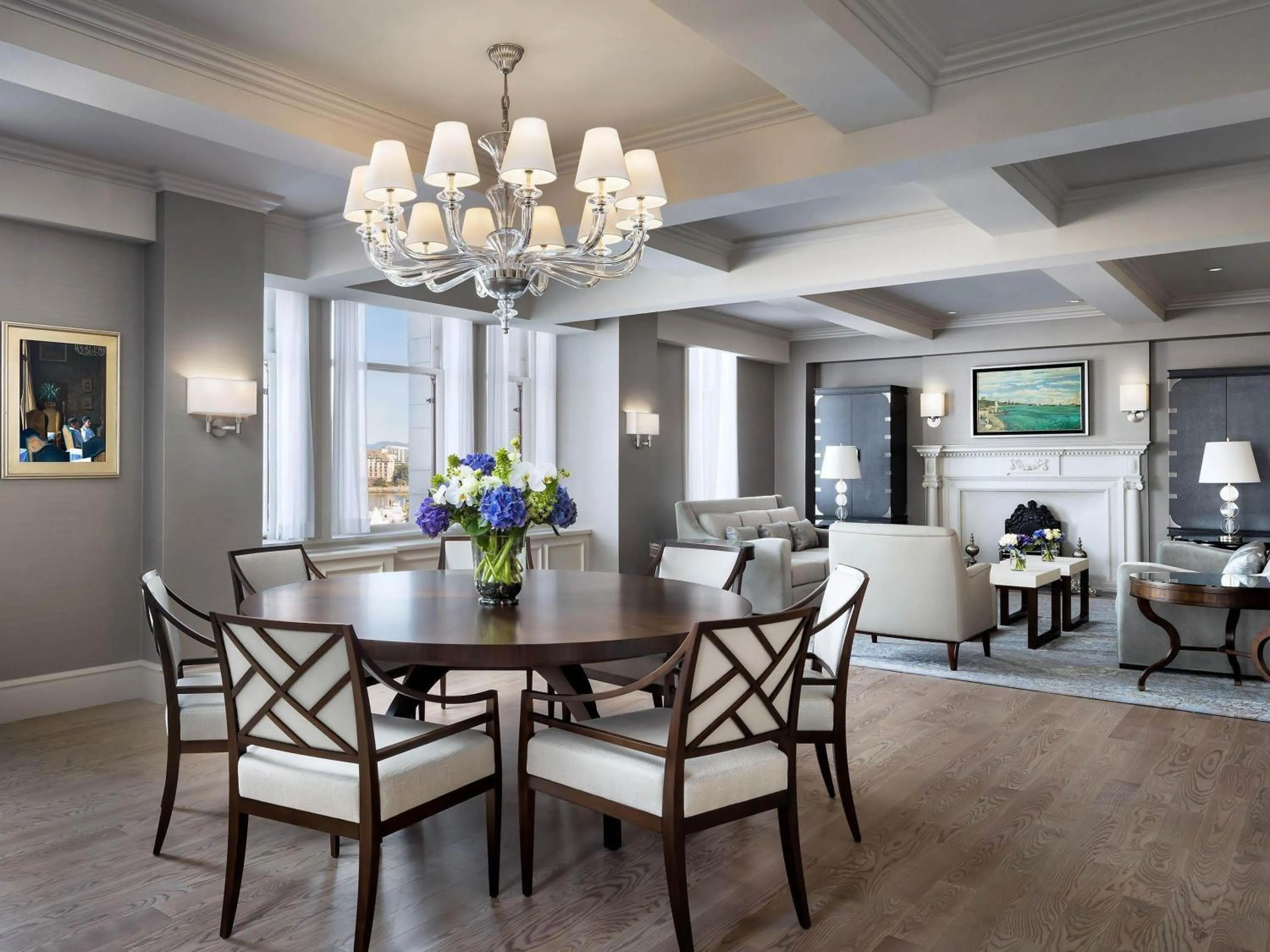 Bedroom in Fairmont Empress Hotel