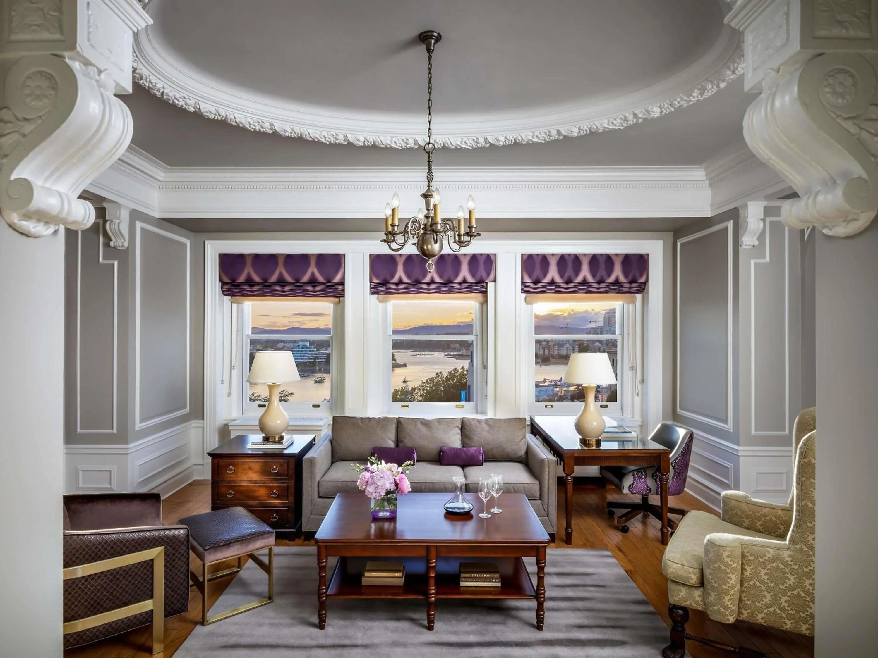 Bedroom in Fairmont Empress Hotel