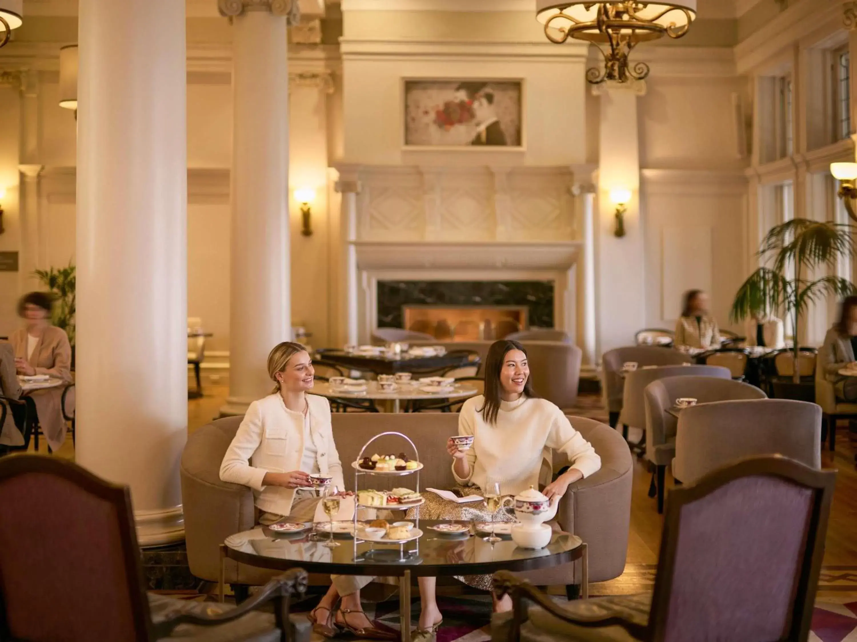 Restaurant/places to eat in Fairmont Empress Hotel Restaurant/places to eat in Fairmont Empress Hotel