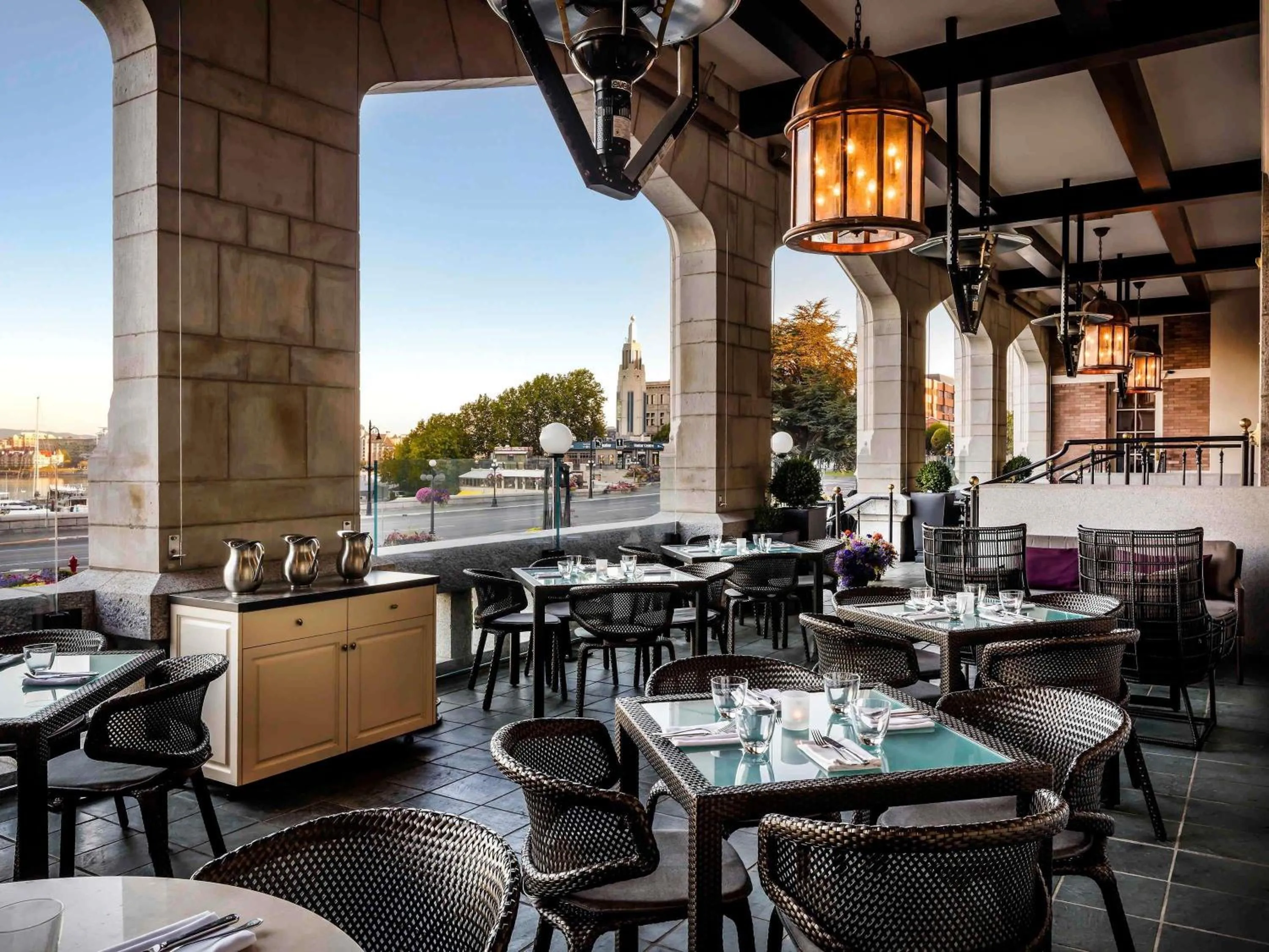 Restaurant/places to eat in Fairmont Empress Hotel