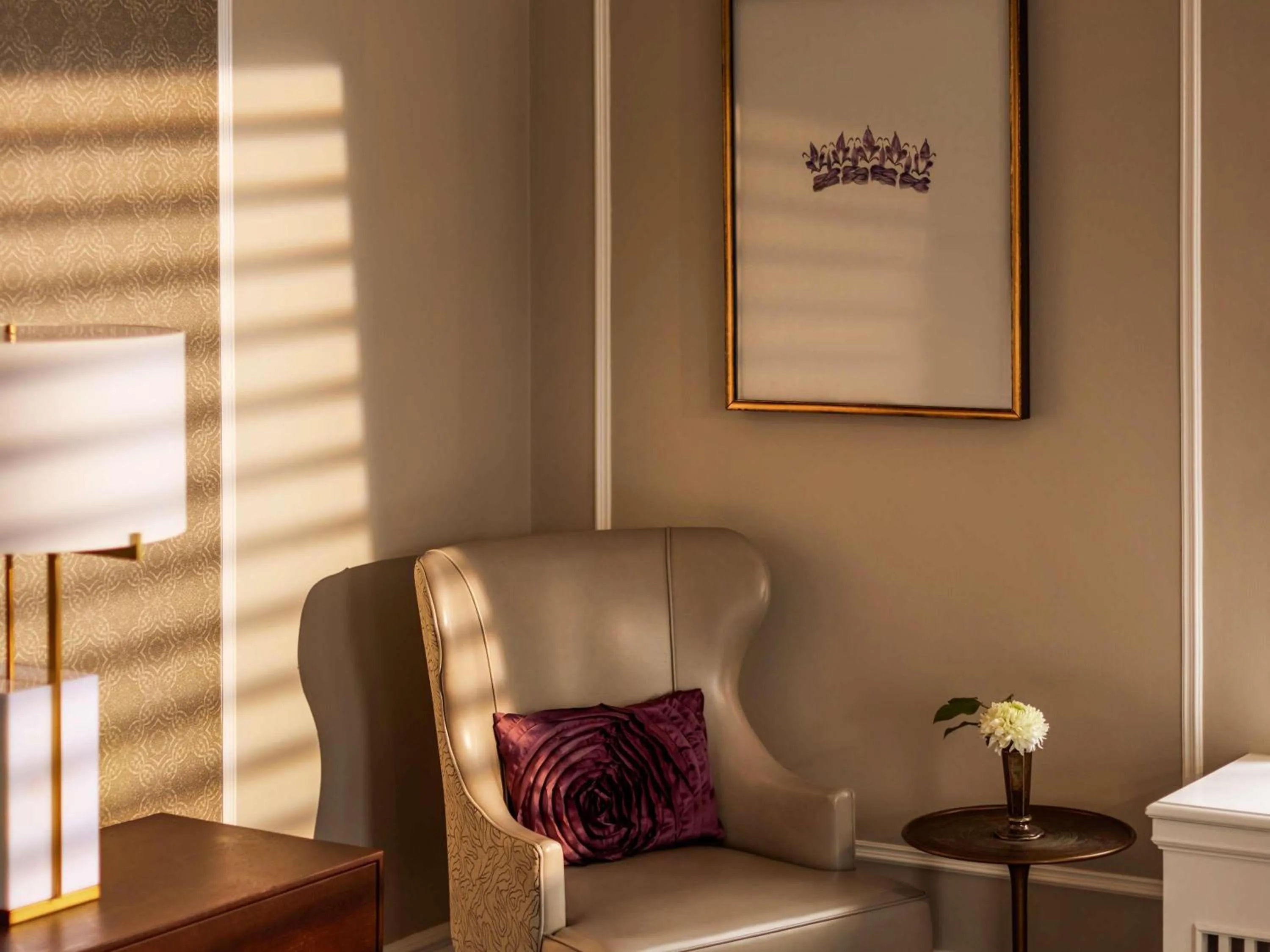 Bedroom in Fairmont Empress Hotel