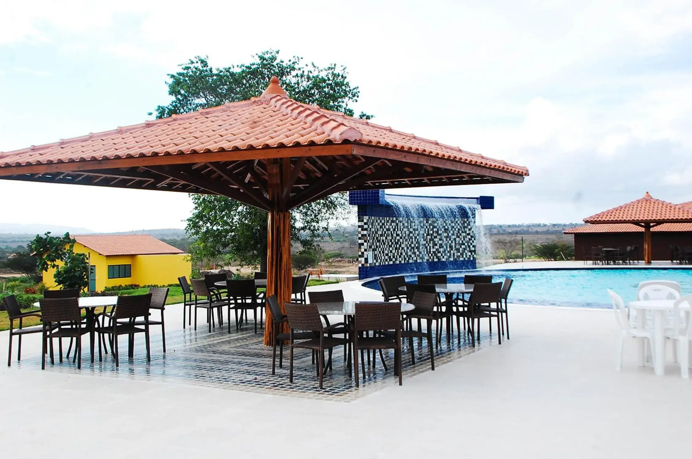 Facade/entrance in Hotel Canarius de Gravatá Facade/entrance in Hotel Canarius de Gravatá