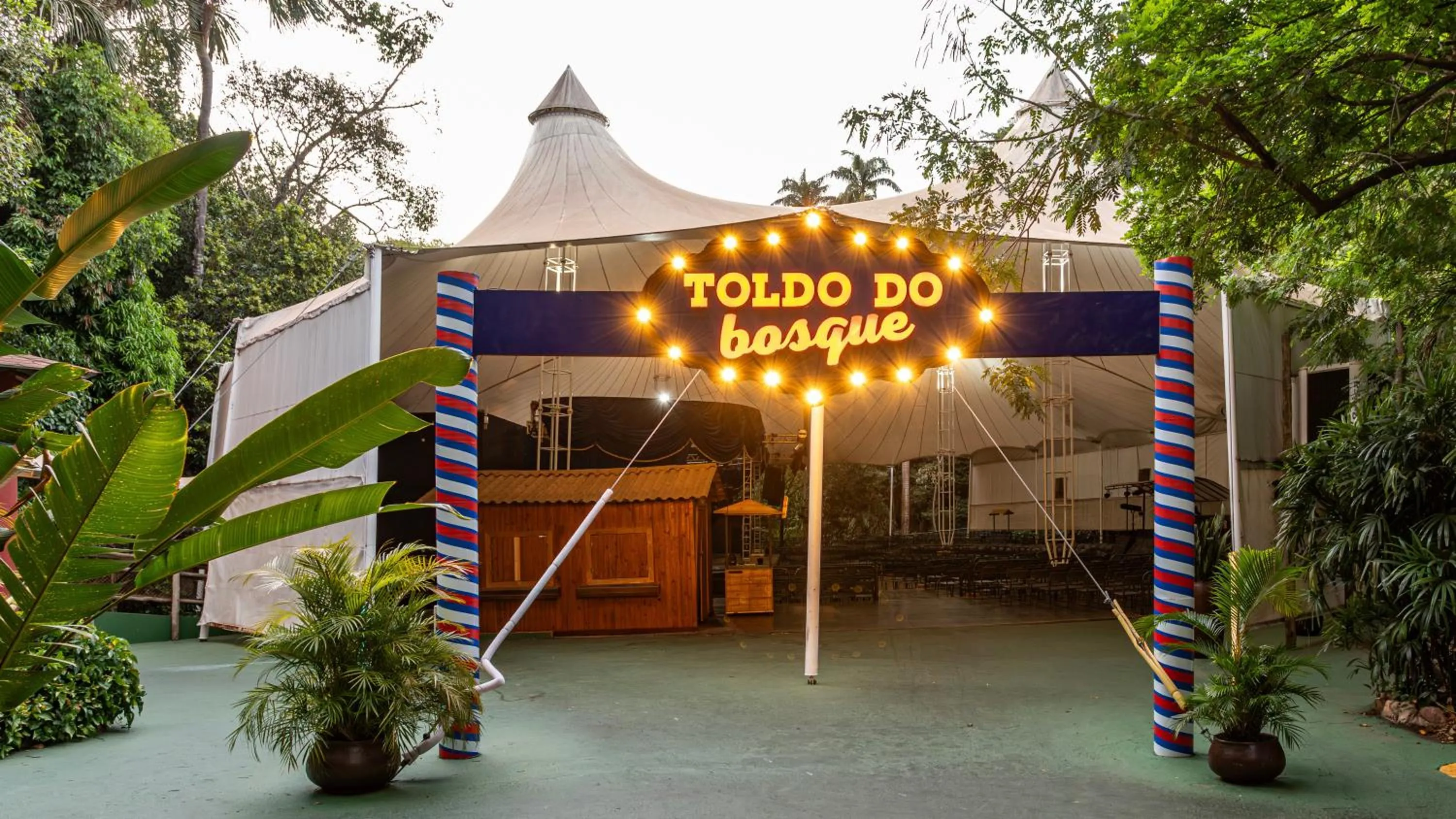 Evening entertainment in Rio Quente Resorts - Hotel Giardino