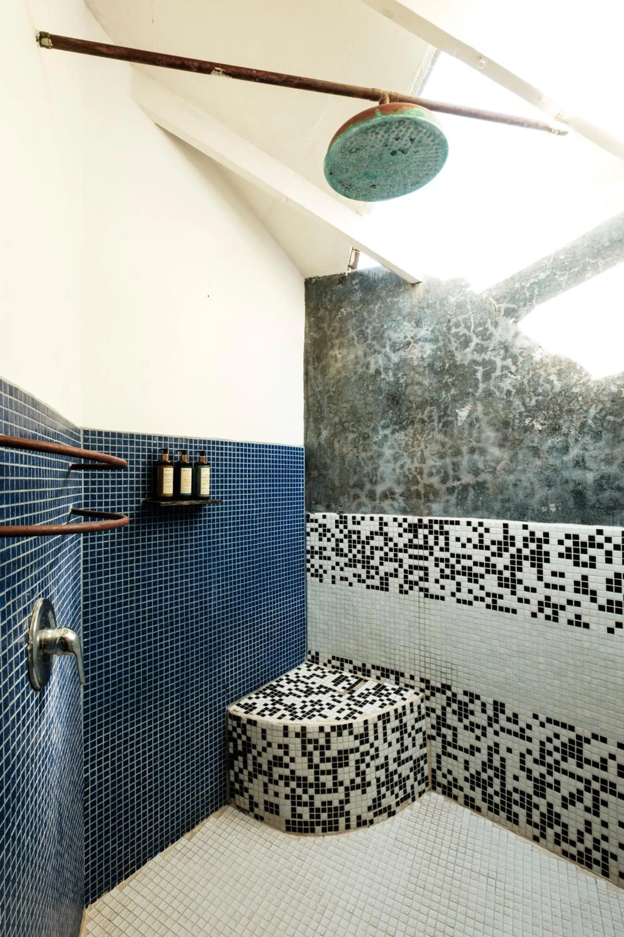 Shower in Altiplanico Rapa Nui