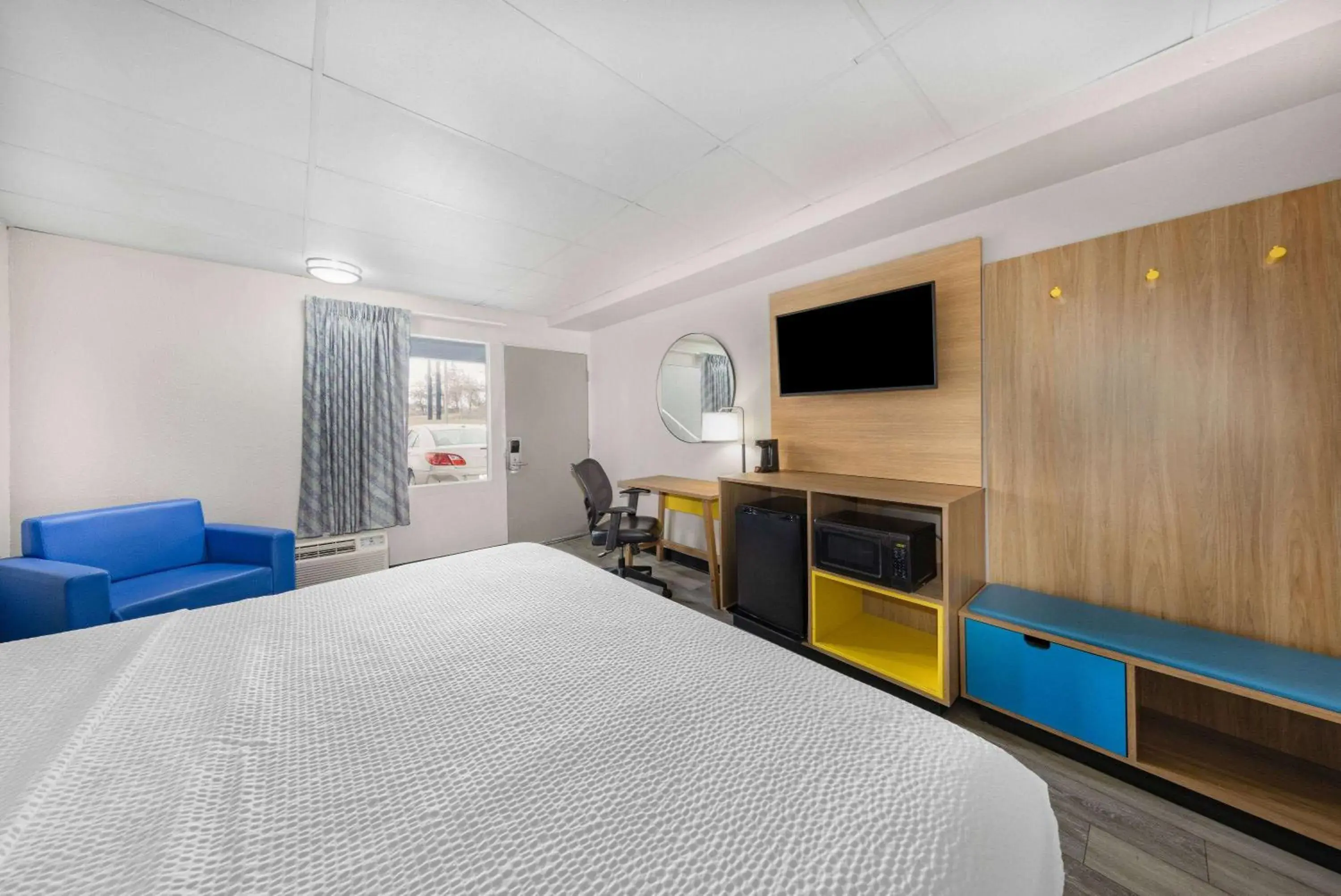 Photo of the whole room, Bed in Days Inn by Wyndham Fredericksburg North Photo of the whole room, Bed in Days Inn by Wyndham Fredericksburg North