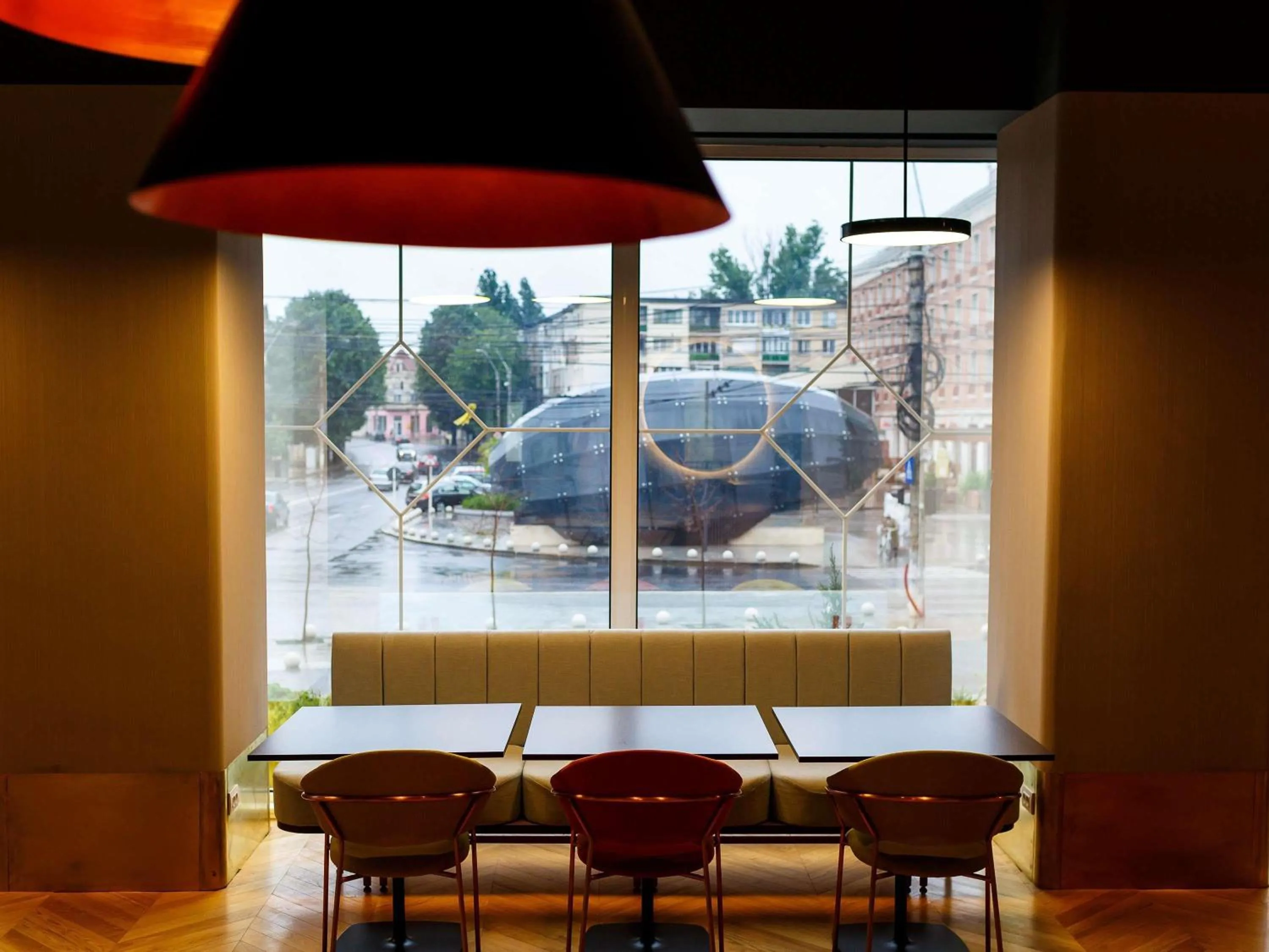 Lounge or bar in Mercure Galati Centrum