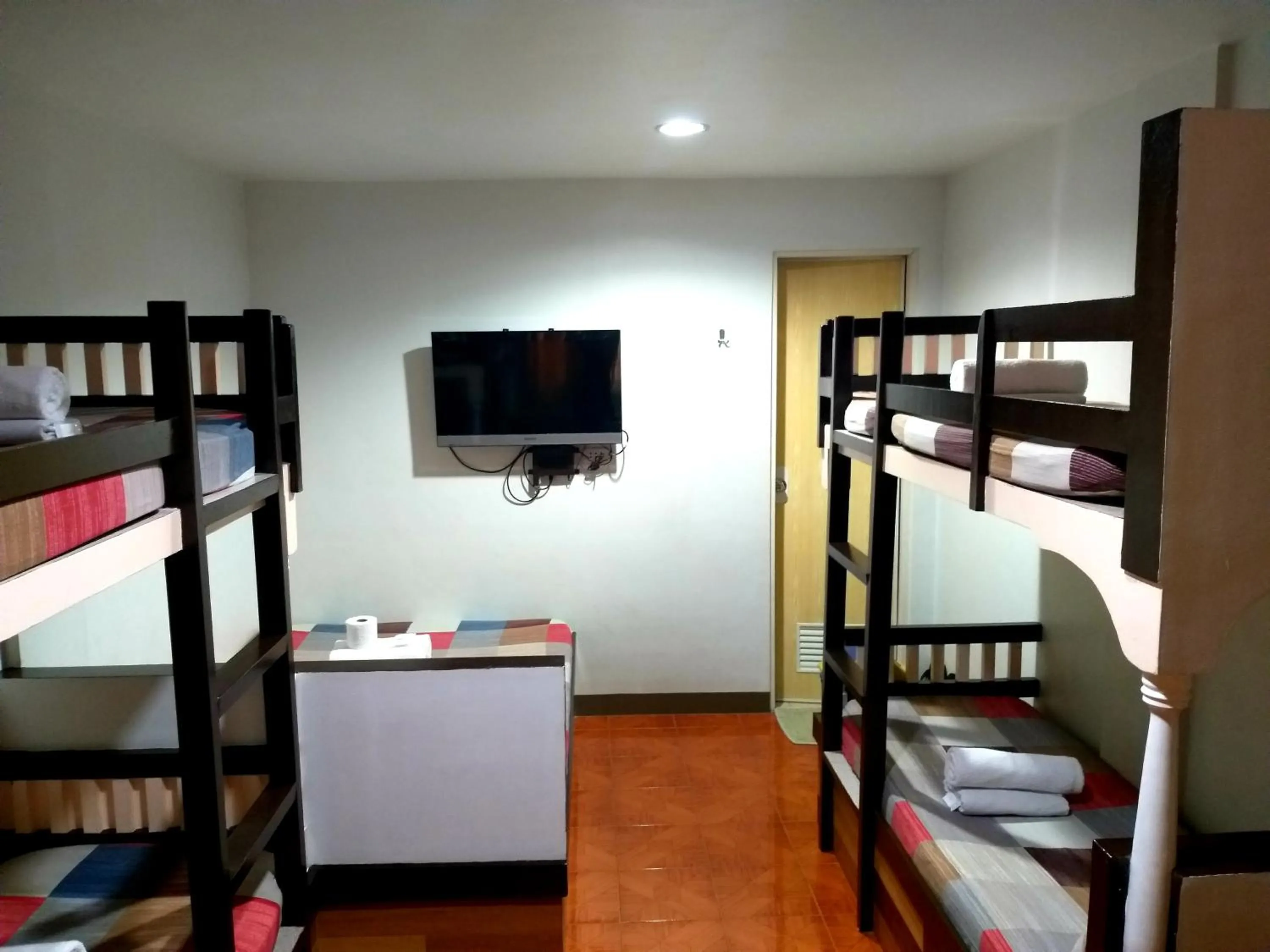 bunk bed, Bed in Park Vil-la Apartelle