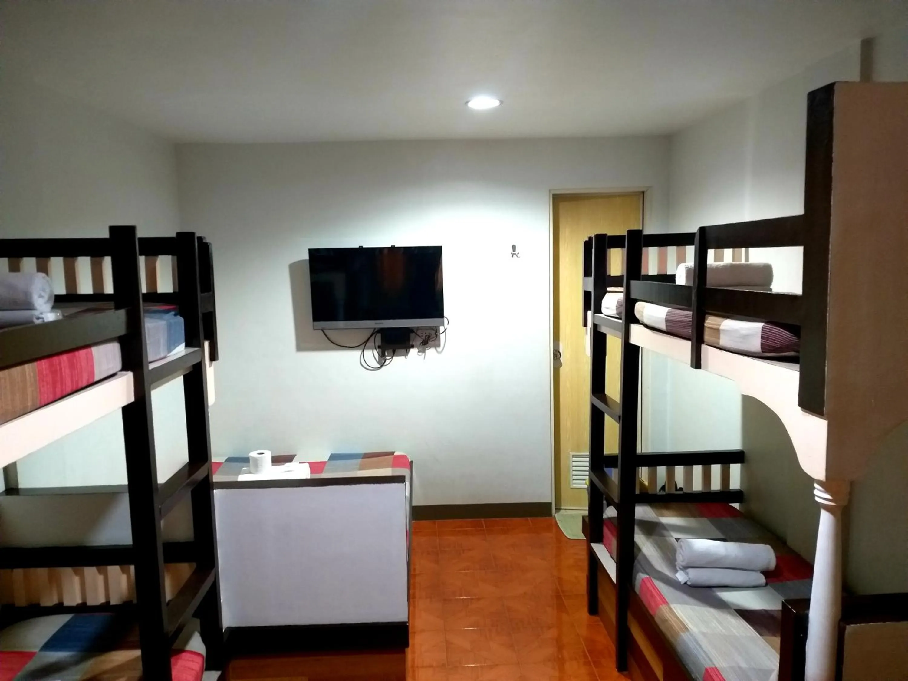 bunk bed, Bed in Park Vil-la Apartelle