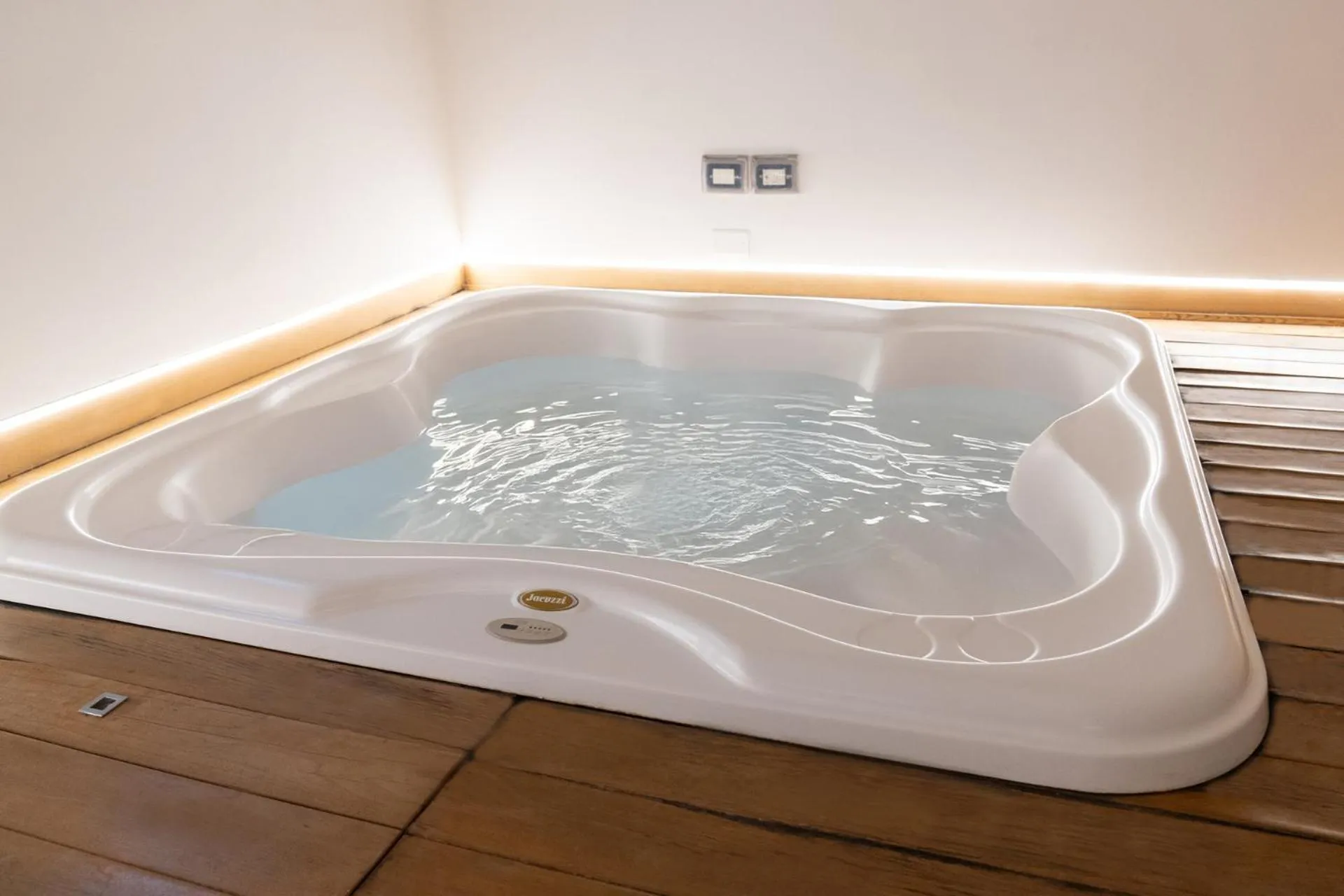 Hot Tub in Secret Garden Resort & Spa