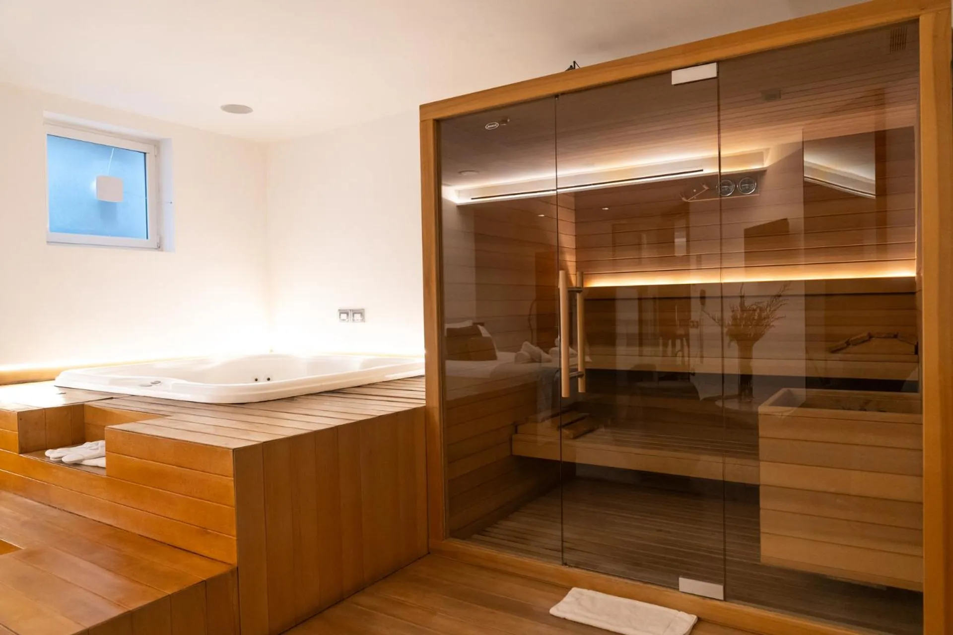 Hot Tub in Secret Garden Resort & Spa