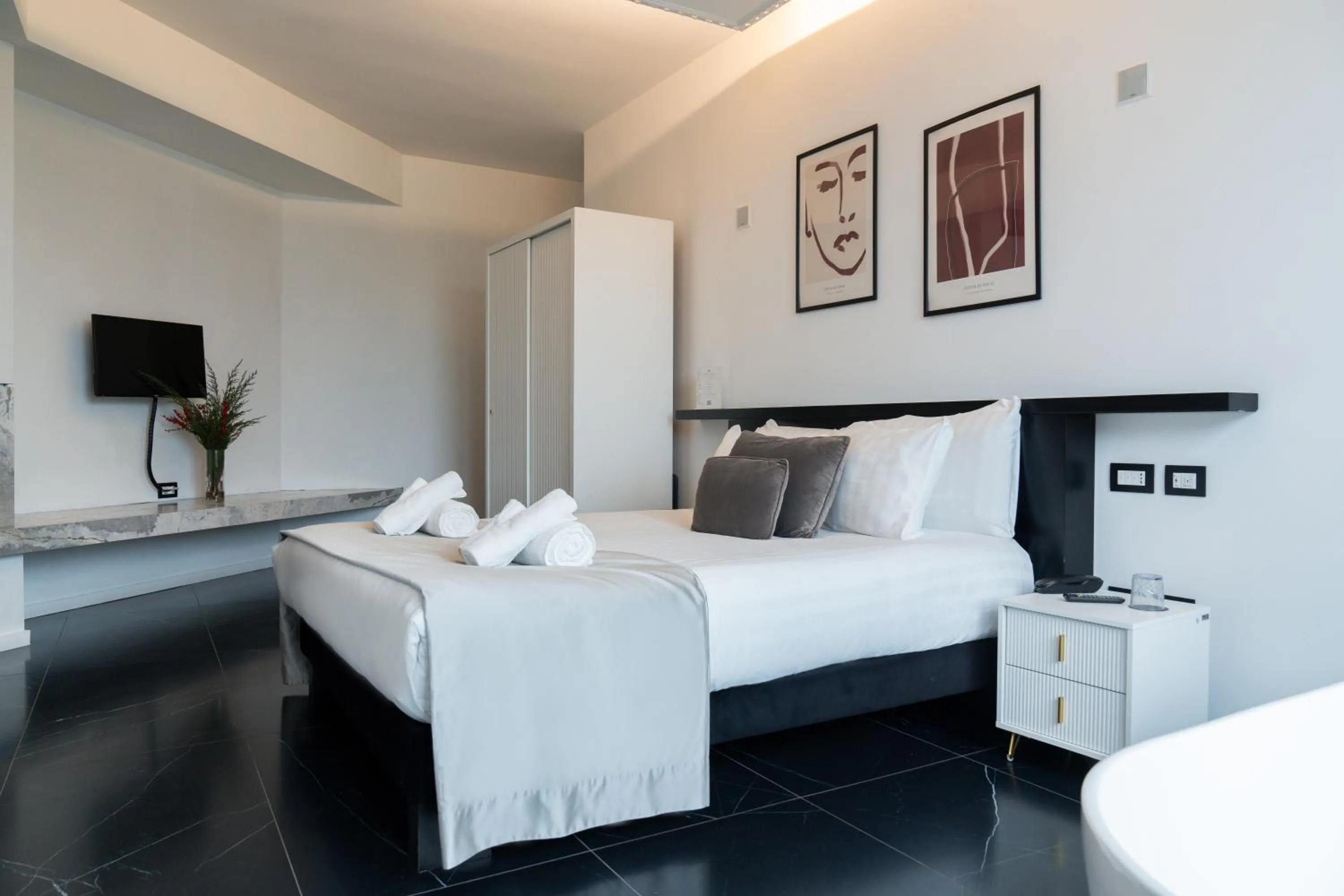 TV and multimedia, Bed in Secret Garden Resort & Spa