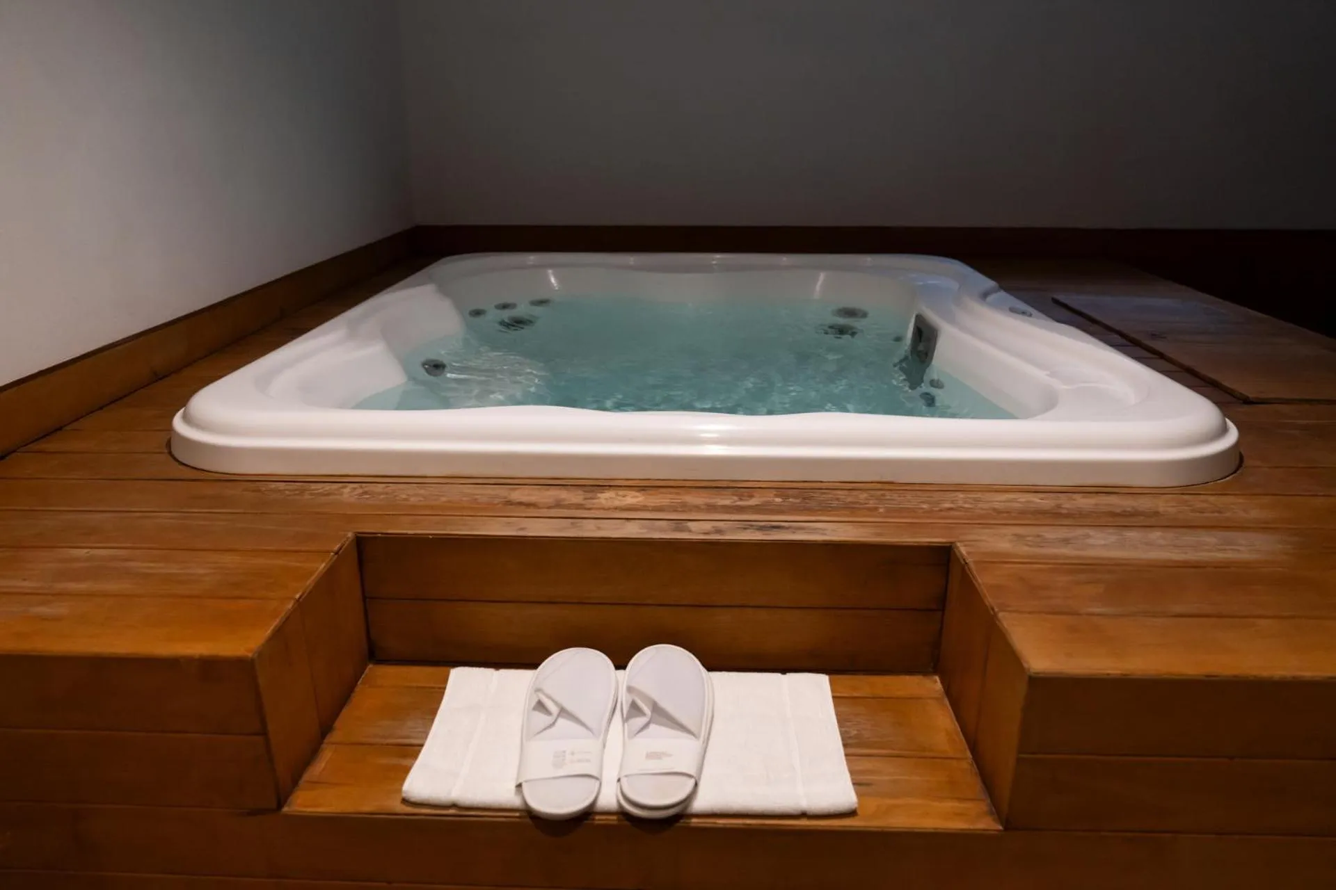 Hot Tub in Secret Garden Resort & Spa