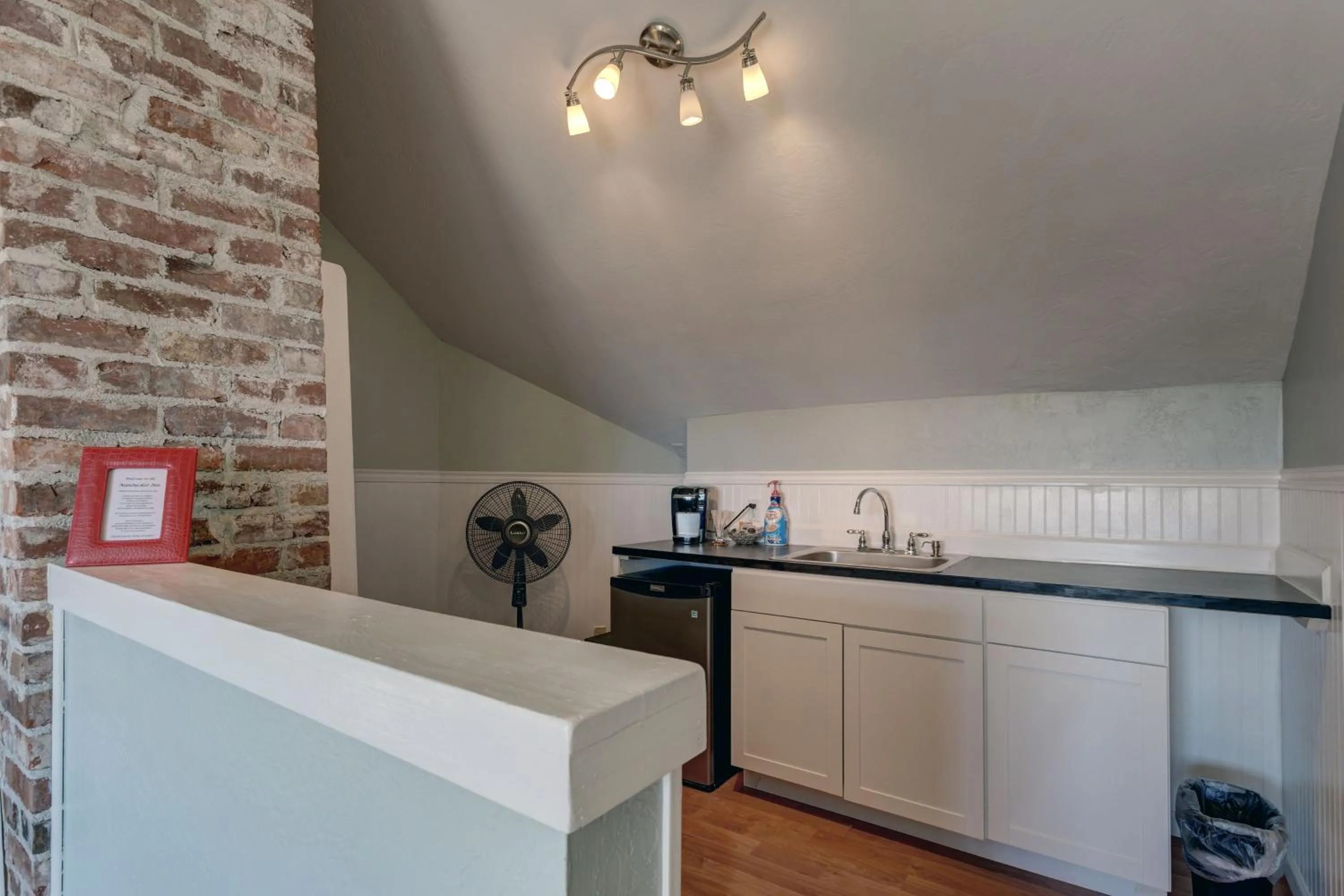 Coffee/tea facilities in Nantucket Inn - Anacortes