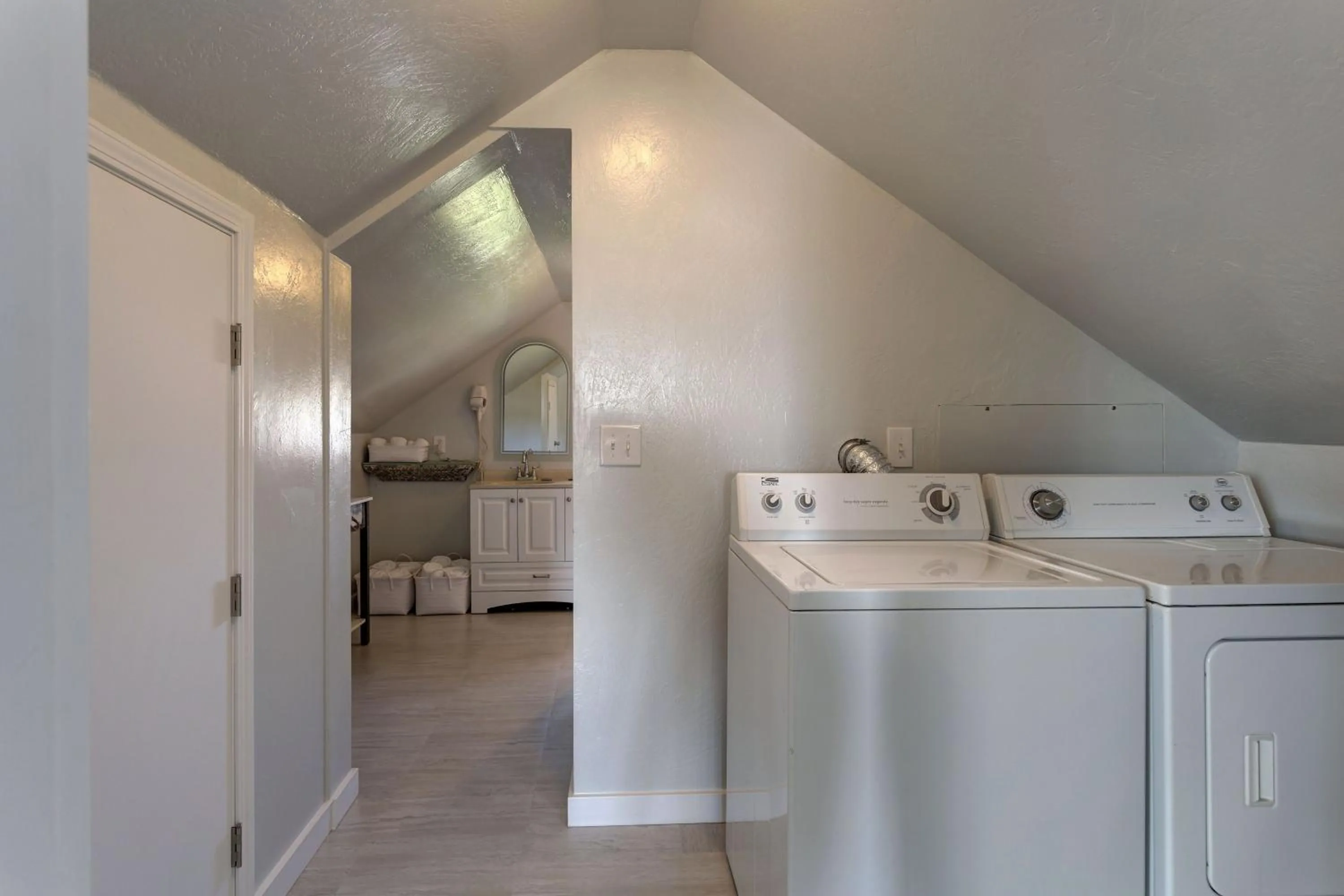 Nantucket Inn - Anacortes