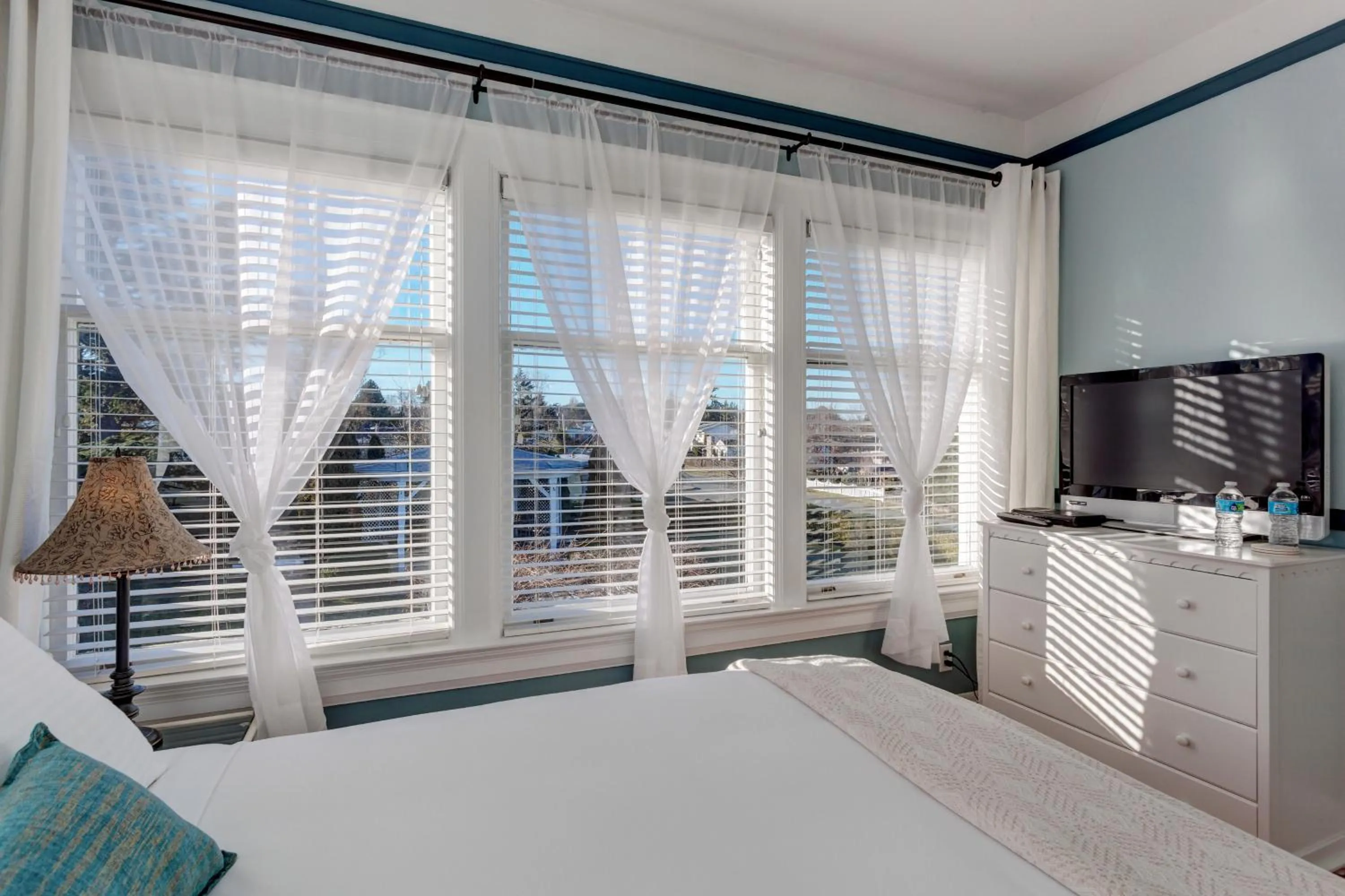 Bedroom in Nantucket Inn - Anacortes