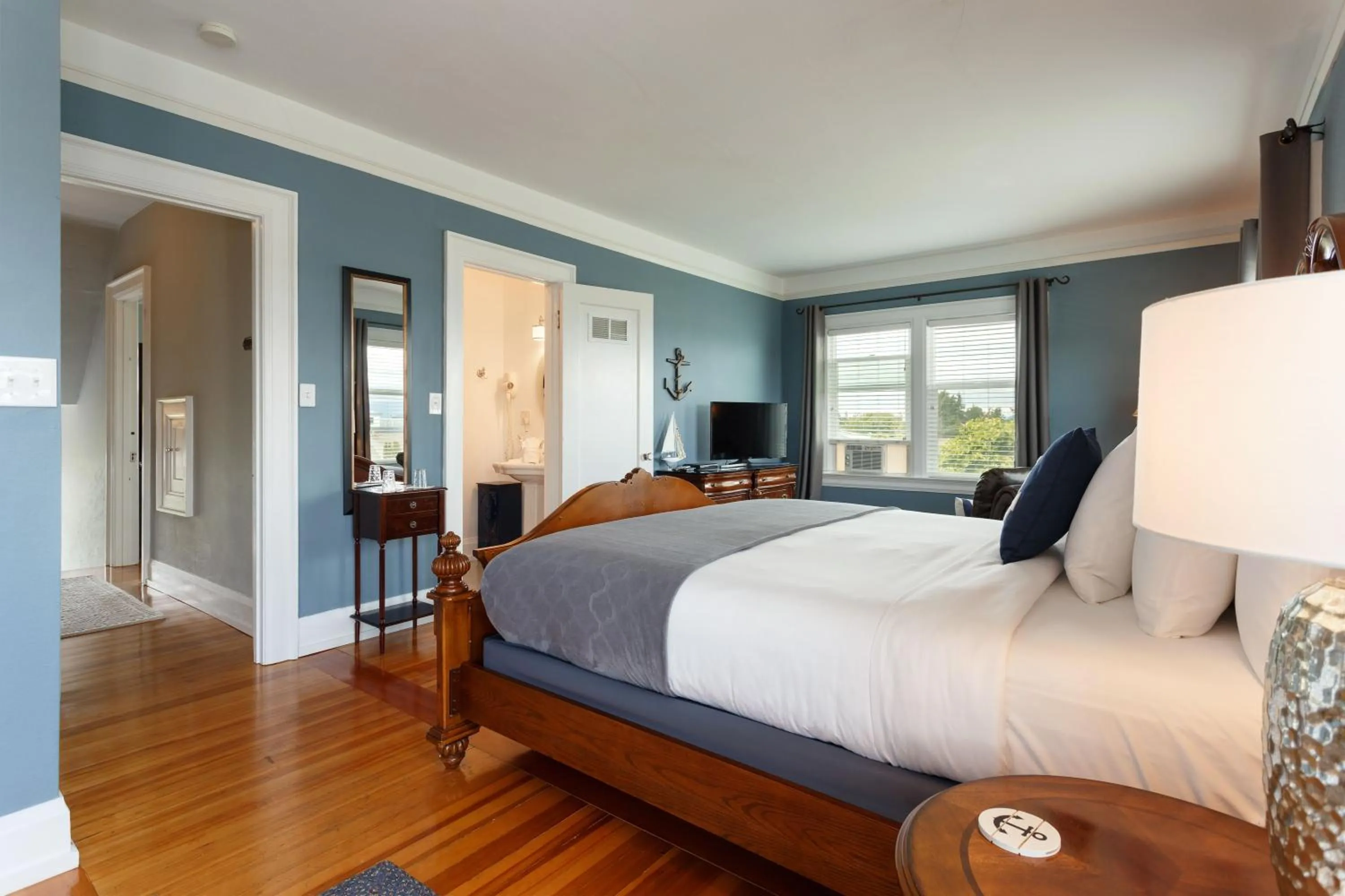 Nantucket Inn - Anacortes