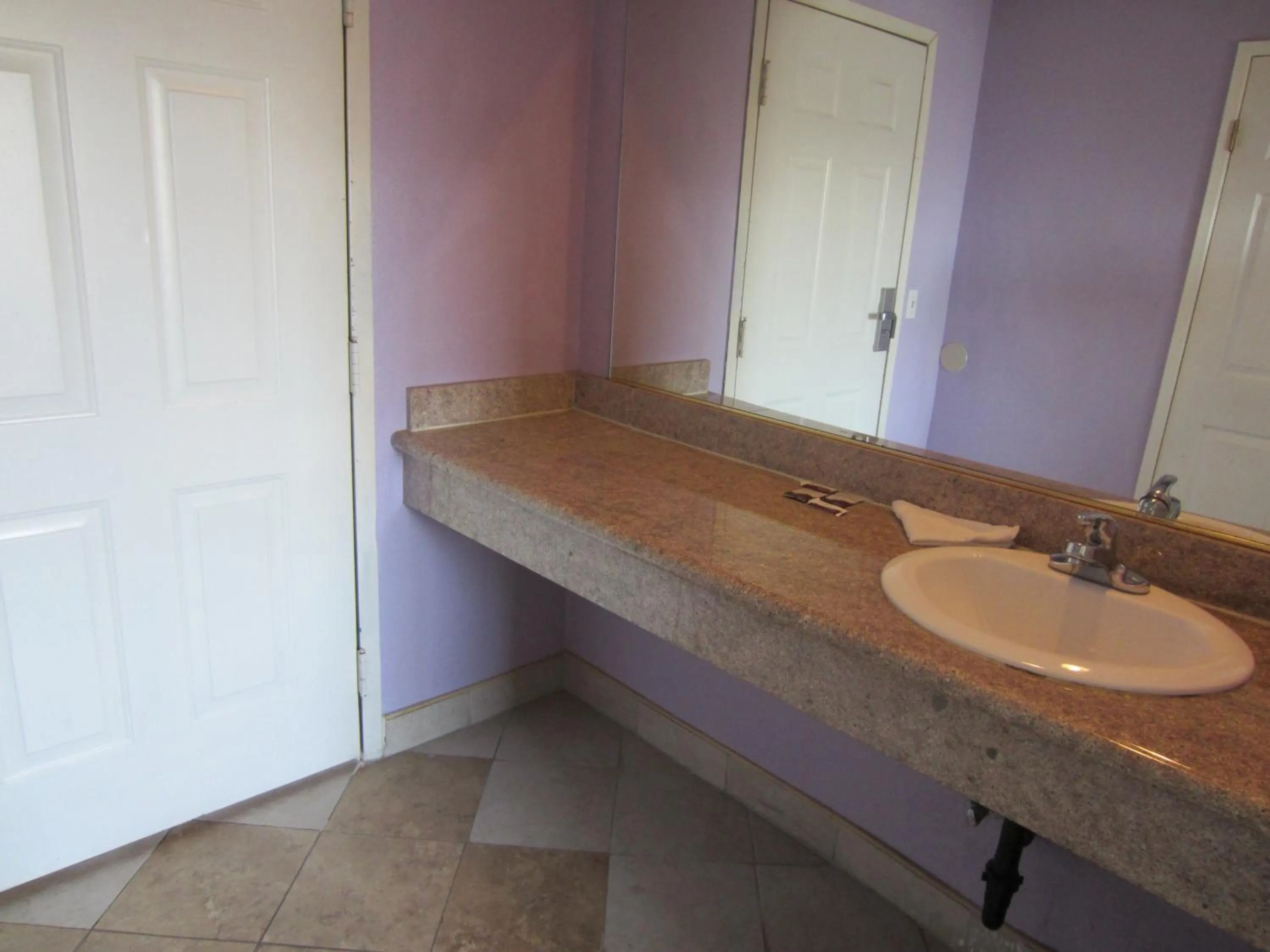 Bathroom in Starlight Inn, Valley Blvd - Downtown LA