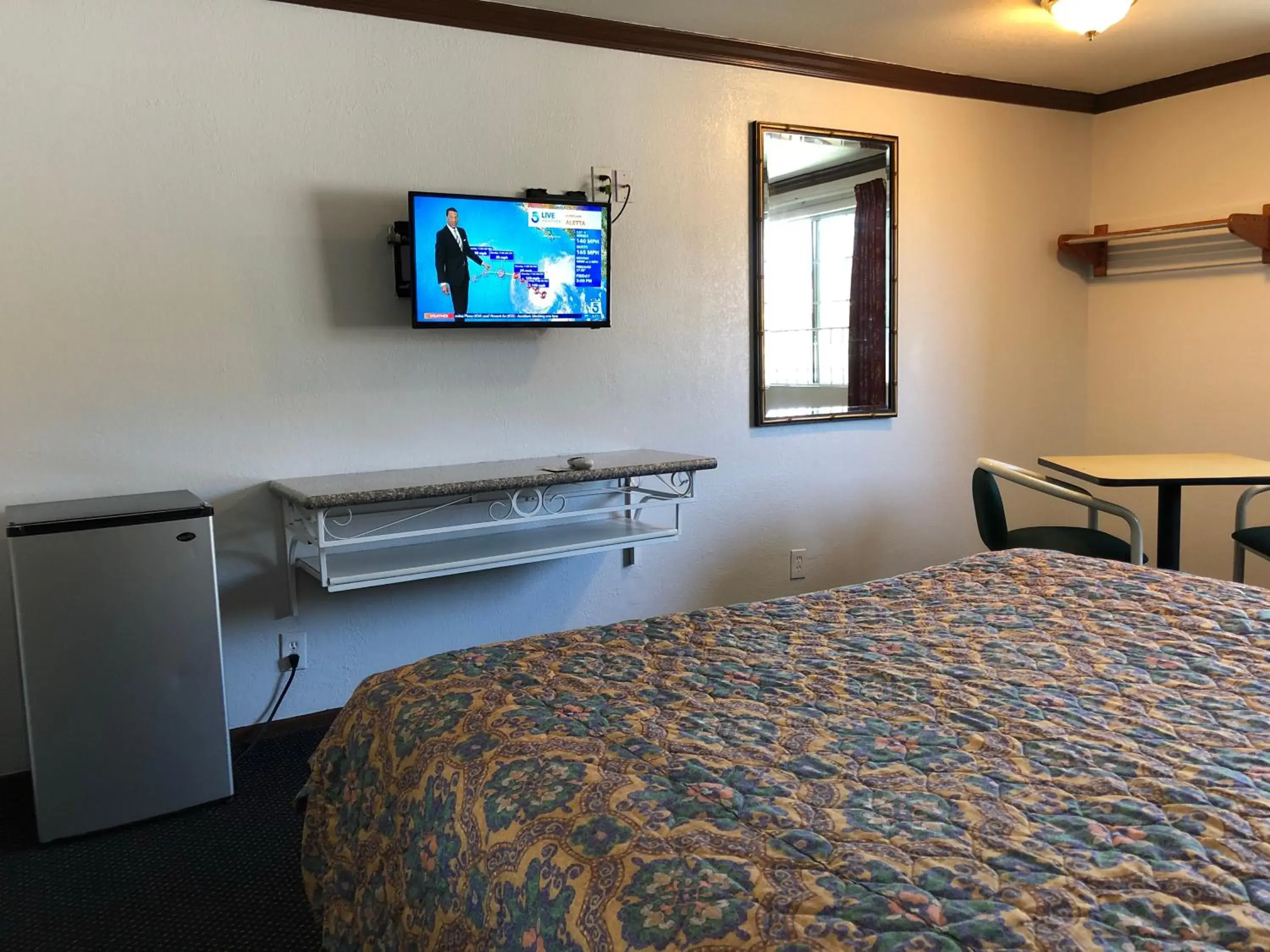 Bed in Starlight Inn, Valley Blvd - Downtown LA Bed in Starlight Inn, Valley Blvd - Downtown LA