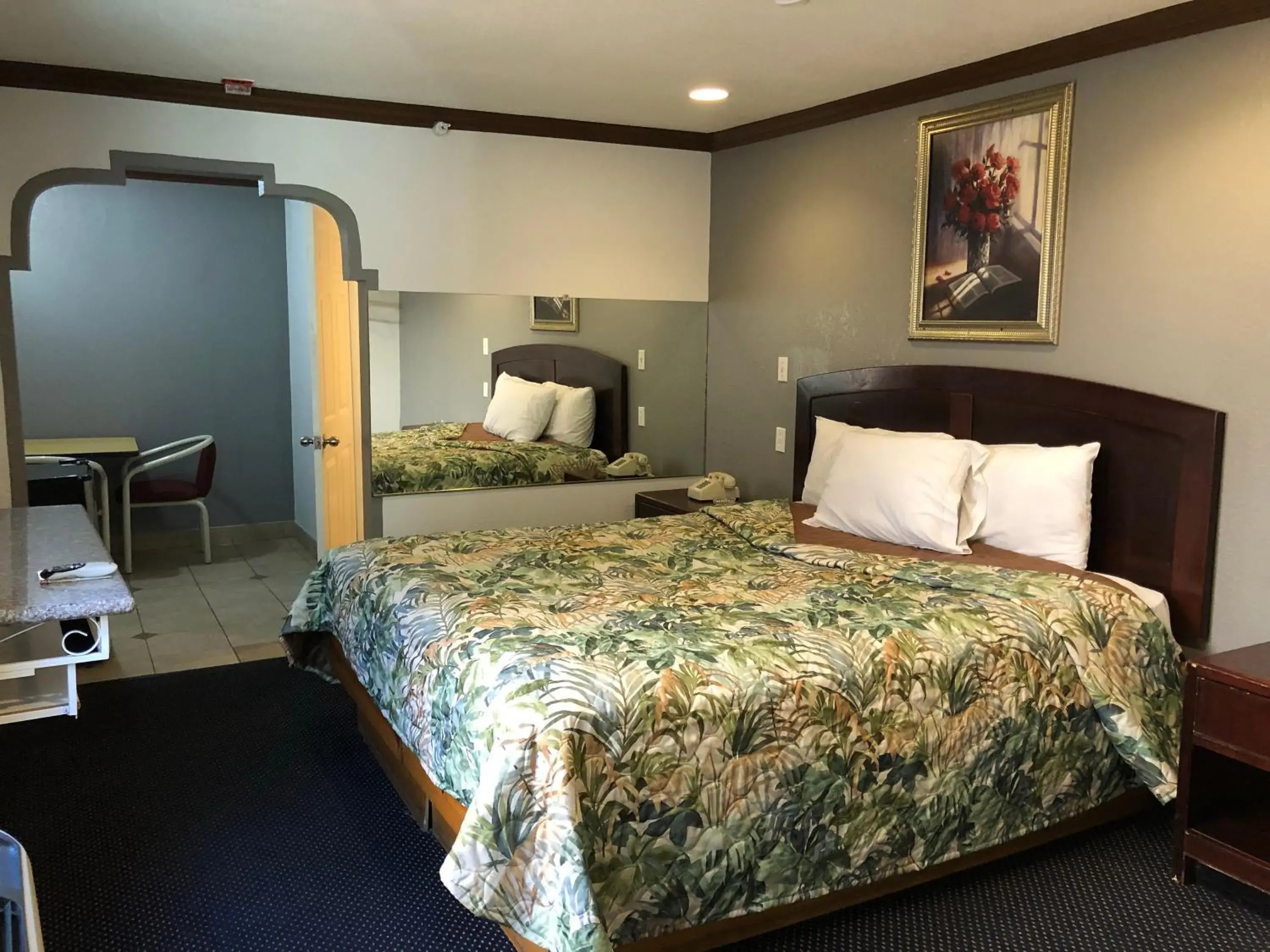 Bed in Starlight Inn, Valley Blvd - Downtown LA Bed in Starlight Inn, Valley Blvd - Downtown LA