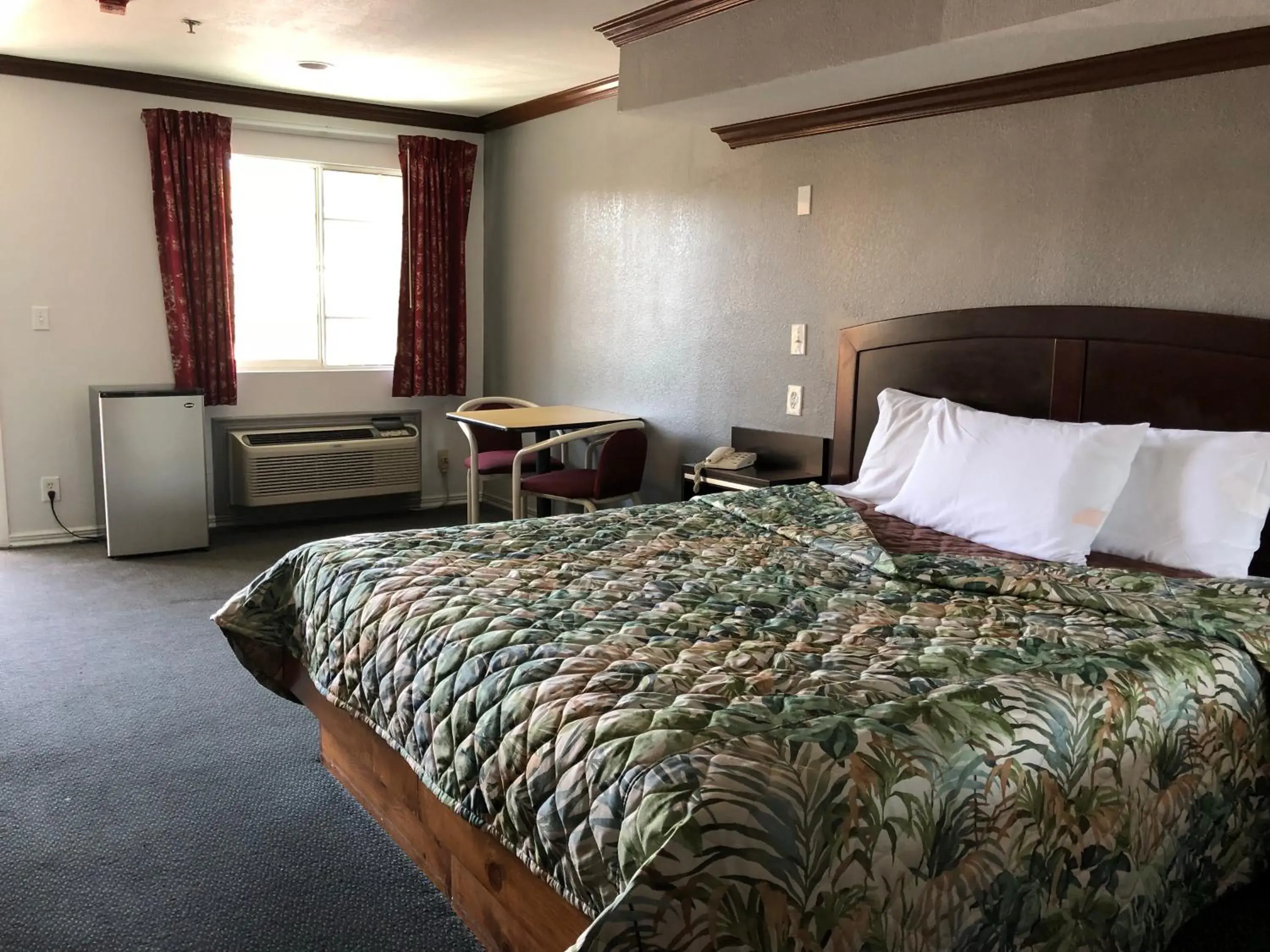 Bed in Starlight Inn, Valley Blvd - Downtown LA Bed in Starlight Inn, Valley Blvd - Downtown LA