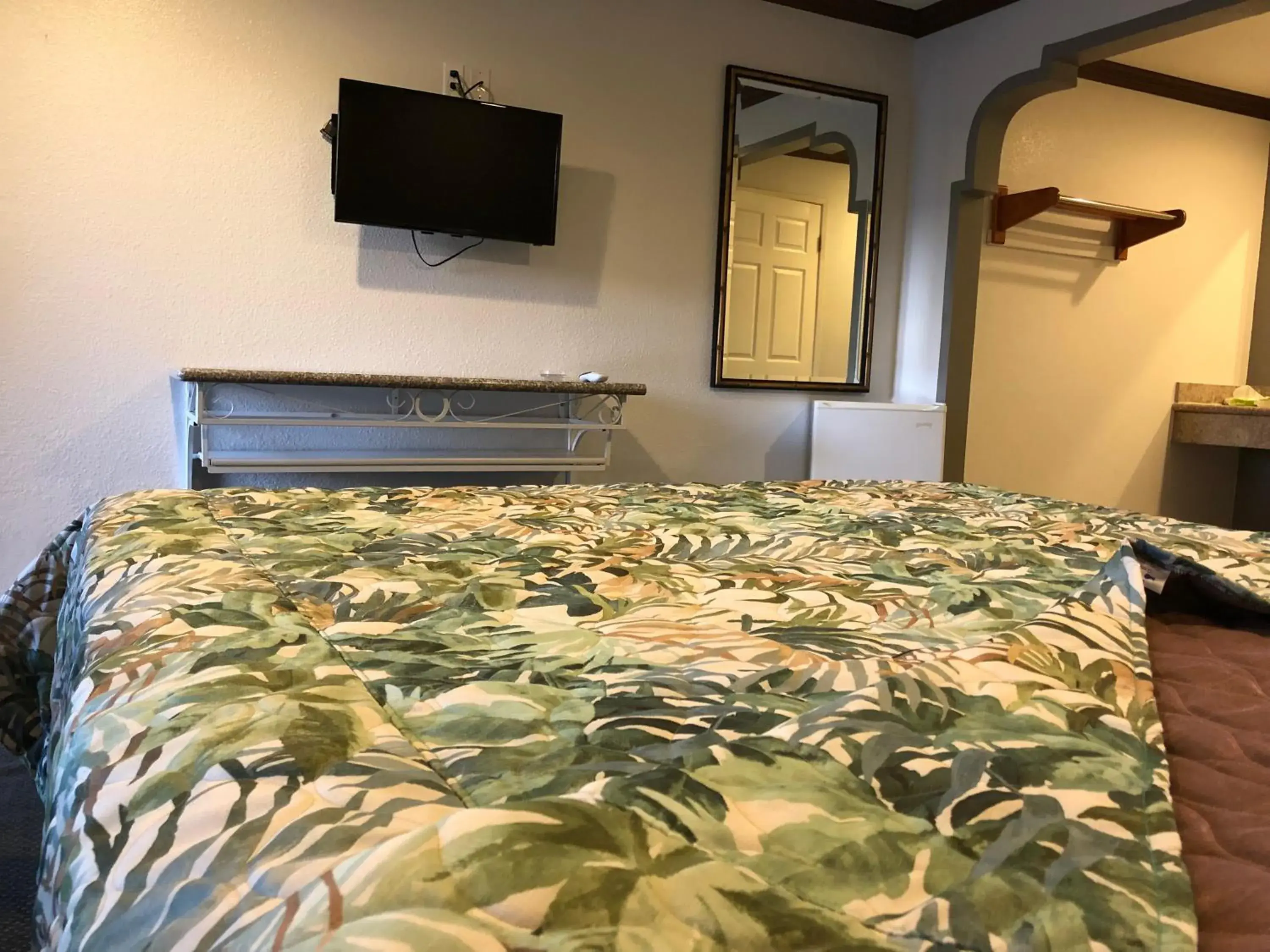 Bed in Starlight Inn, Valley Blvd - Downtown LA Bed in Starlight Inn, Valley Blvd - Downtown LA