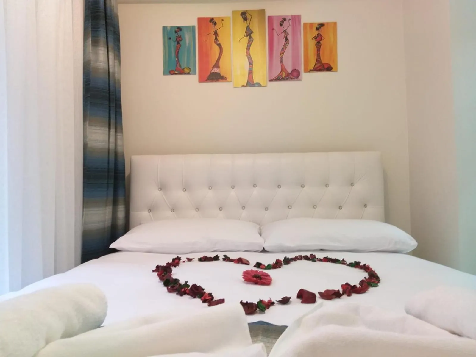 Bed in Pera Colour House