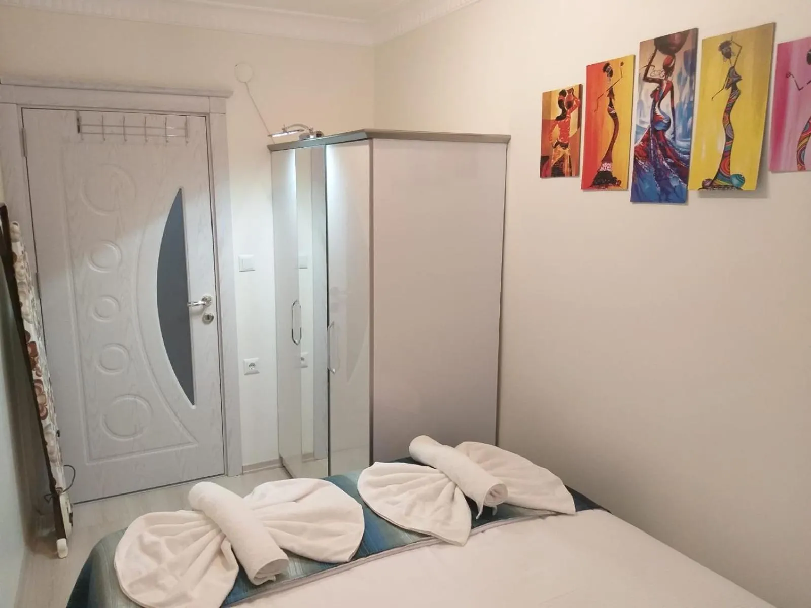 Bed in Pera Colour House