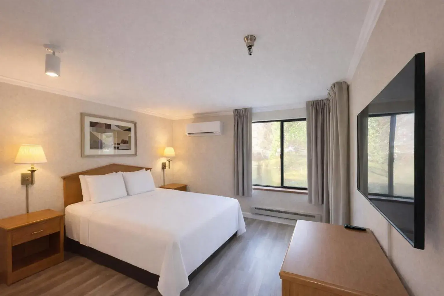 Bed in Friday Harbor Suites Bed in Friday Harbor Suites