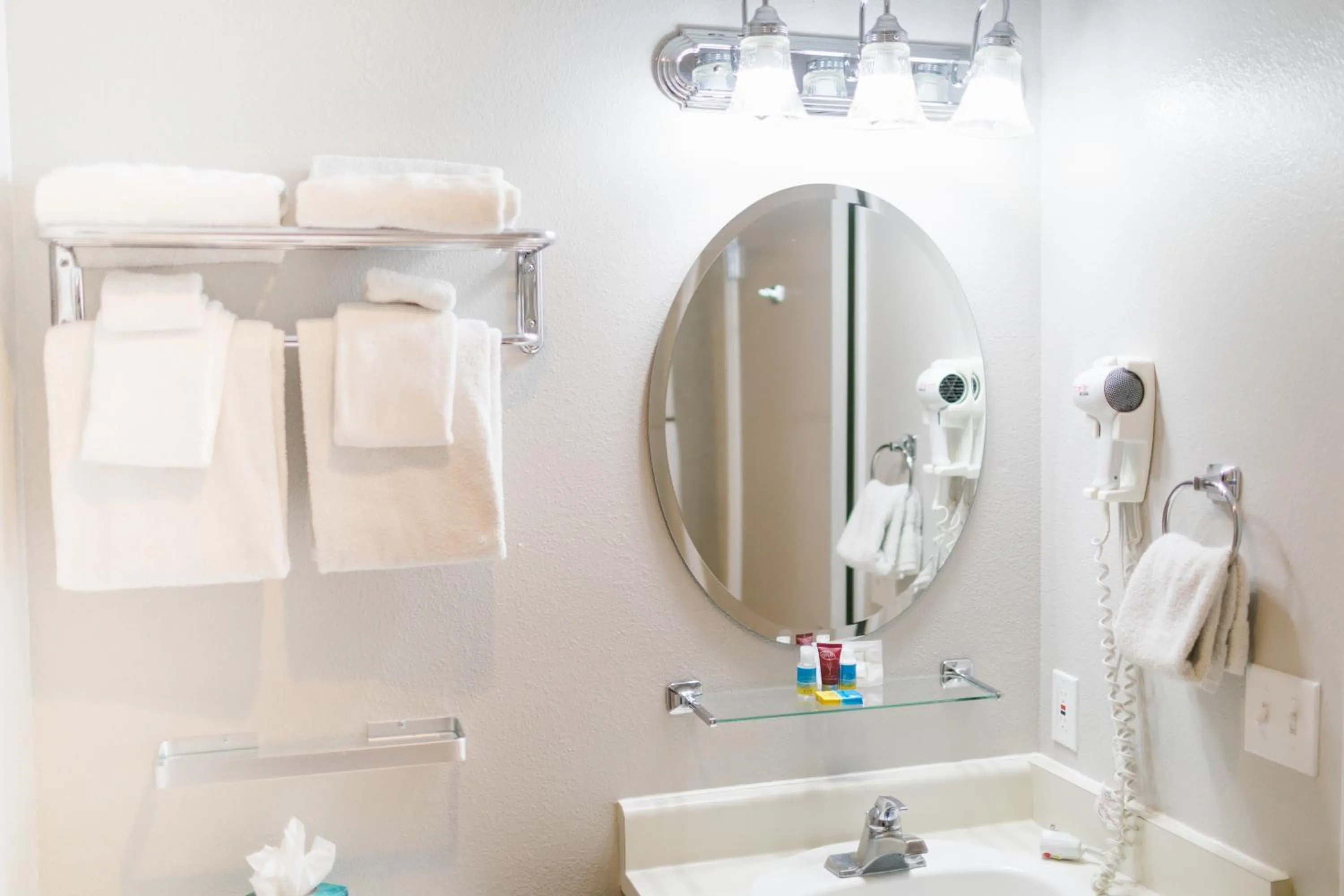 Bathroom in Friday Harbor Suites