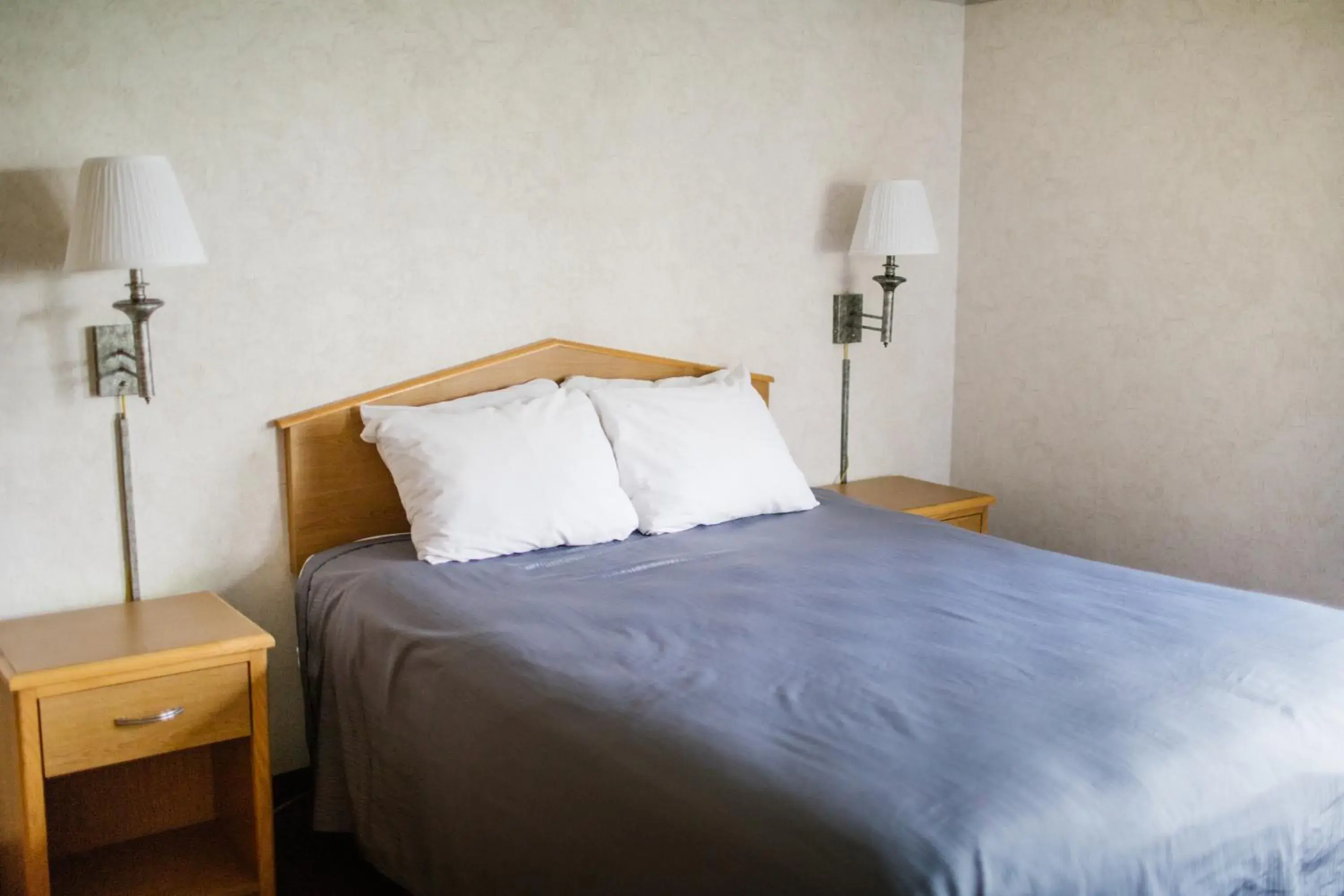 Bedroom, Bed in Friday Harbor Suites Bedroom, Bed in Friday Harbor Suites