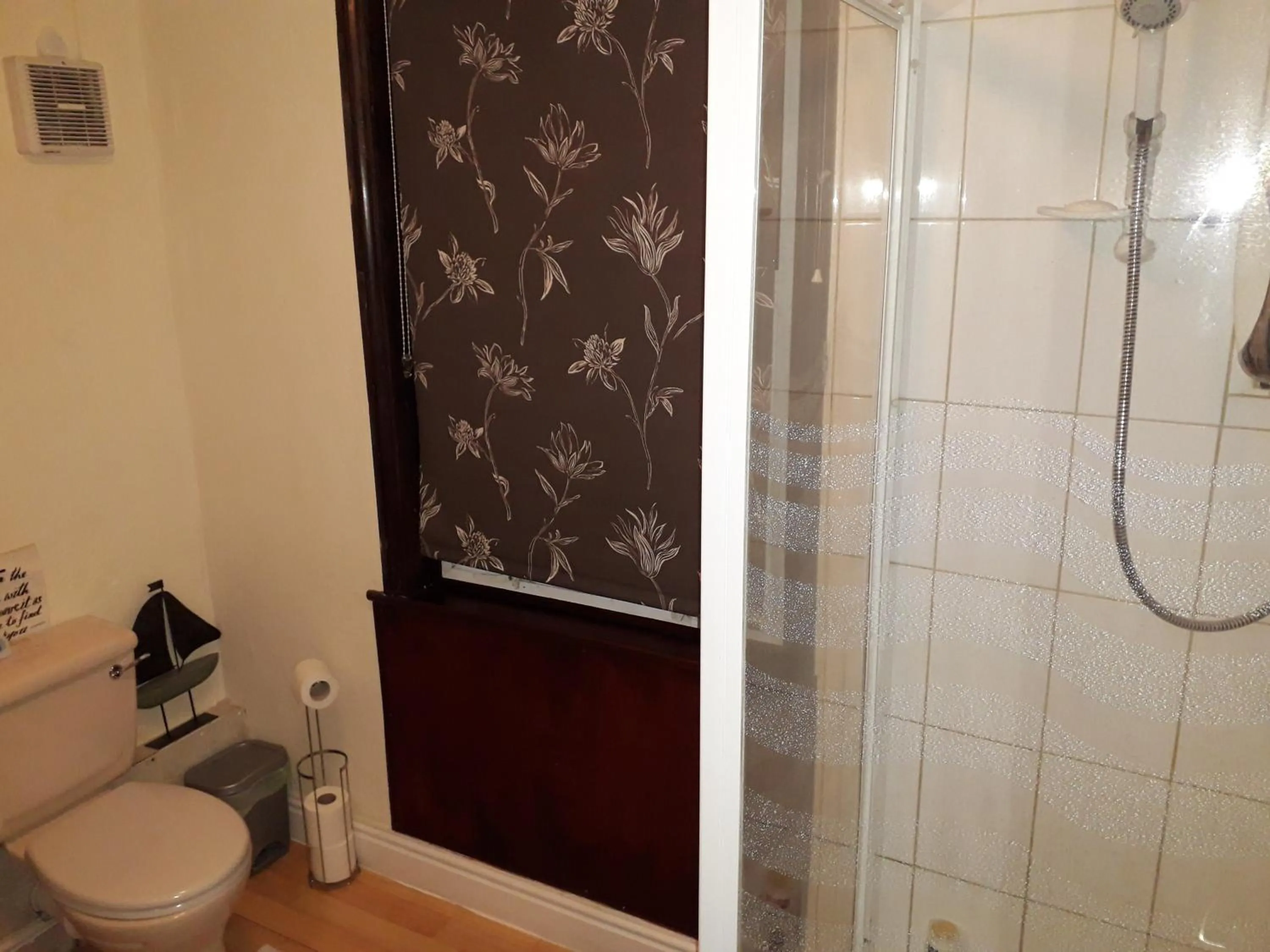 Internal: Not applicable to any particular room in Caversham Lodge