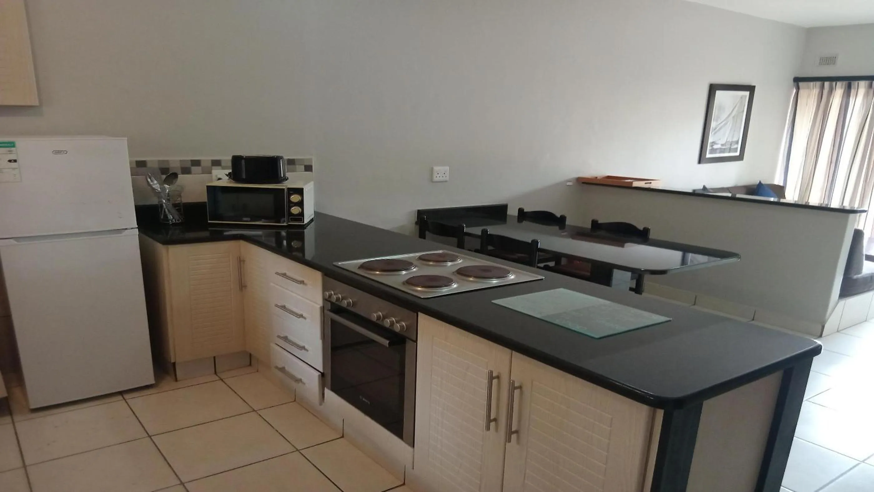 Dining area in Sunrise Beach Resort