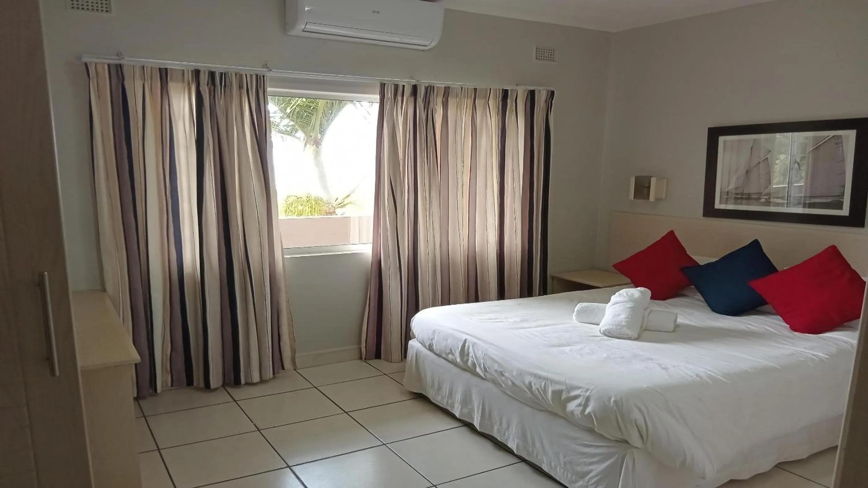 Bed in Sunrise Beach Resort