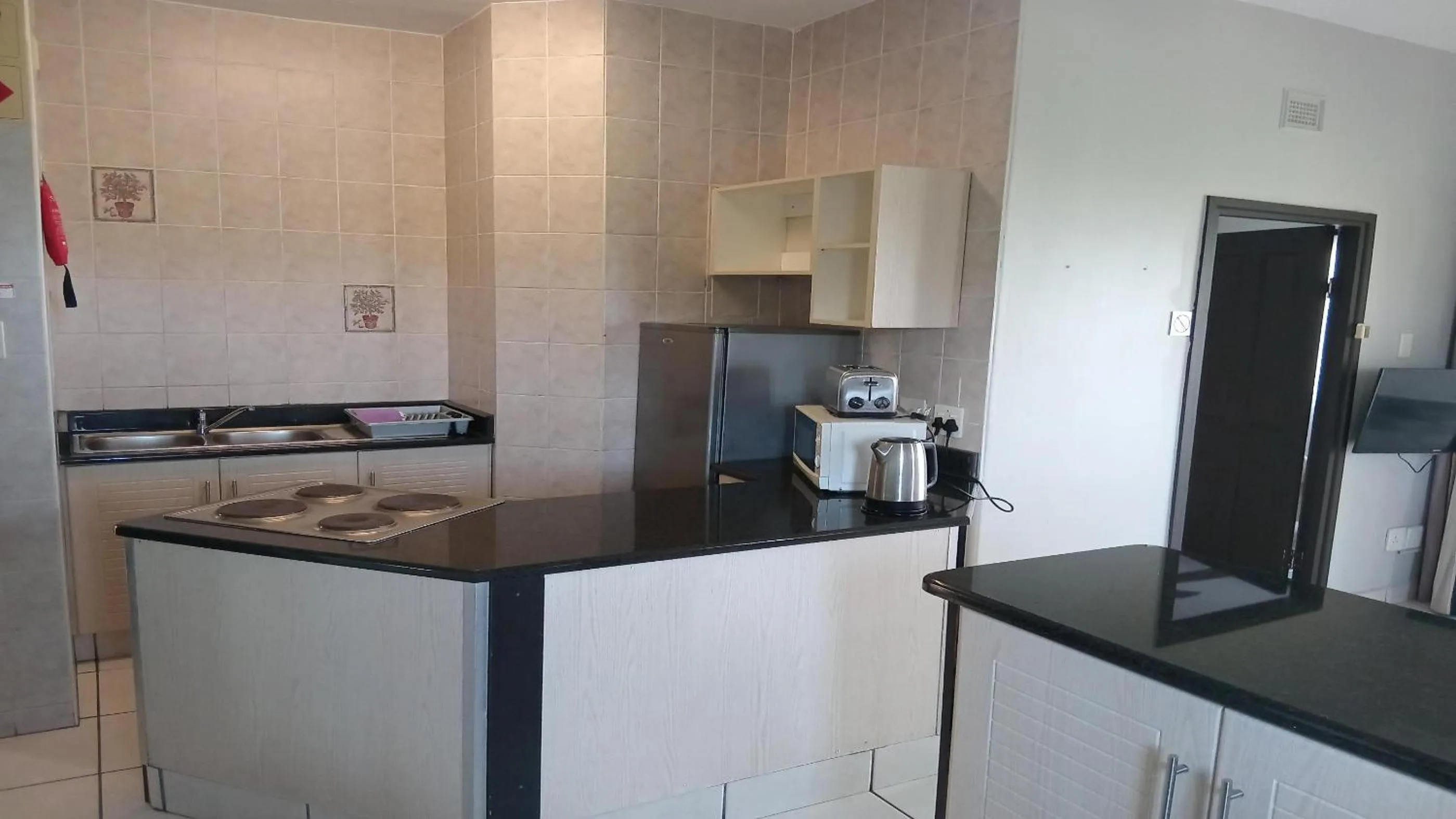 Dining area in Sunrise Beach Resort