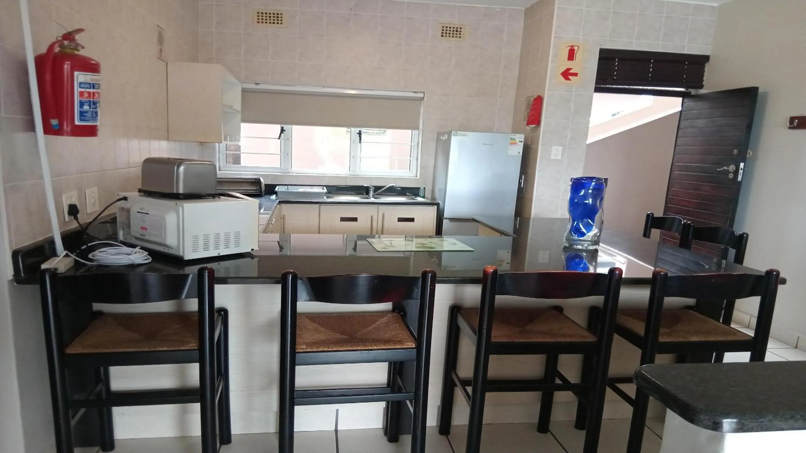 Dining area in Sunrise Beach Resort