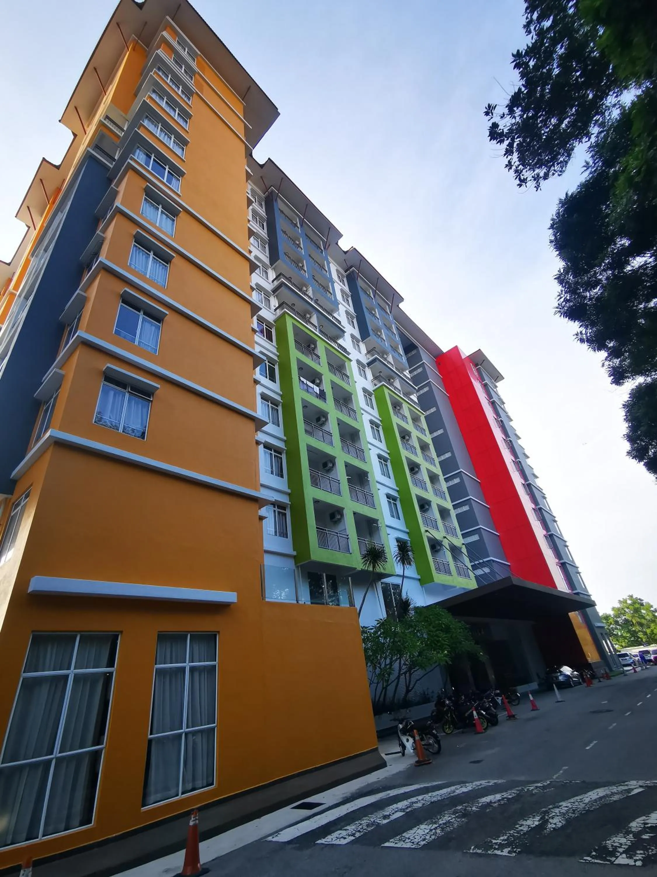 Property building in Bayou Lagoon Park Resort