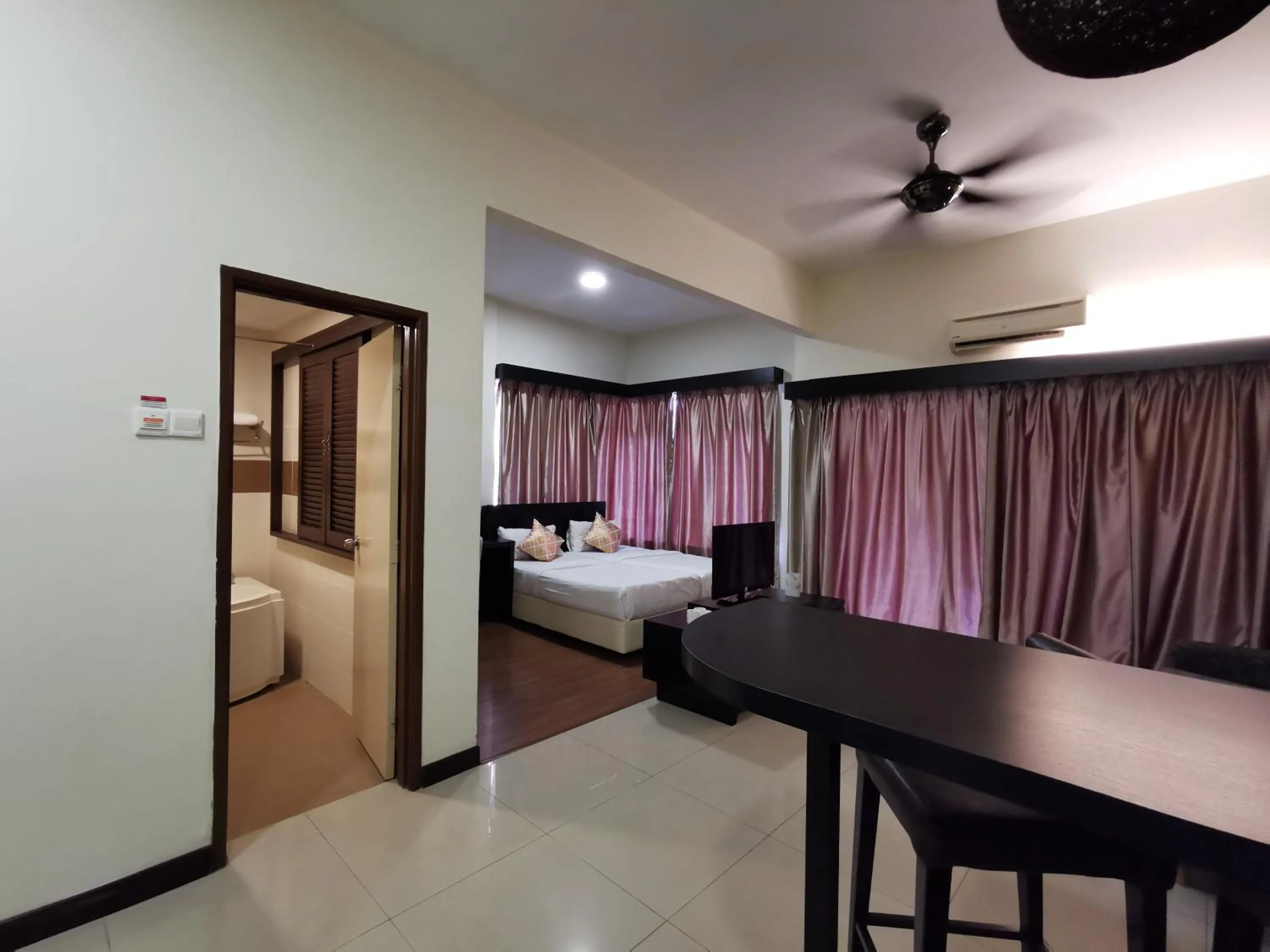 Bed in Bayou Lagoon Park Resort