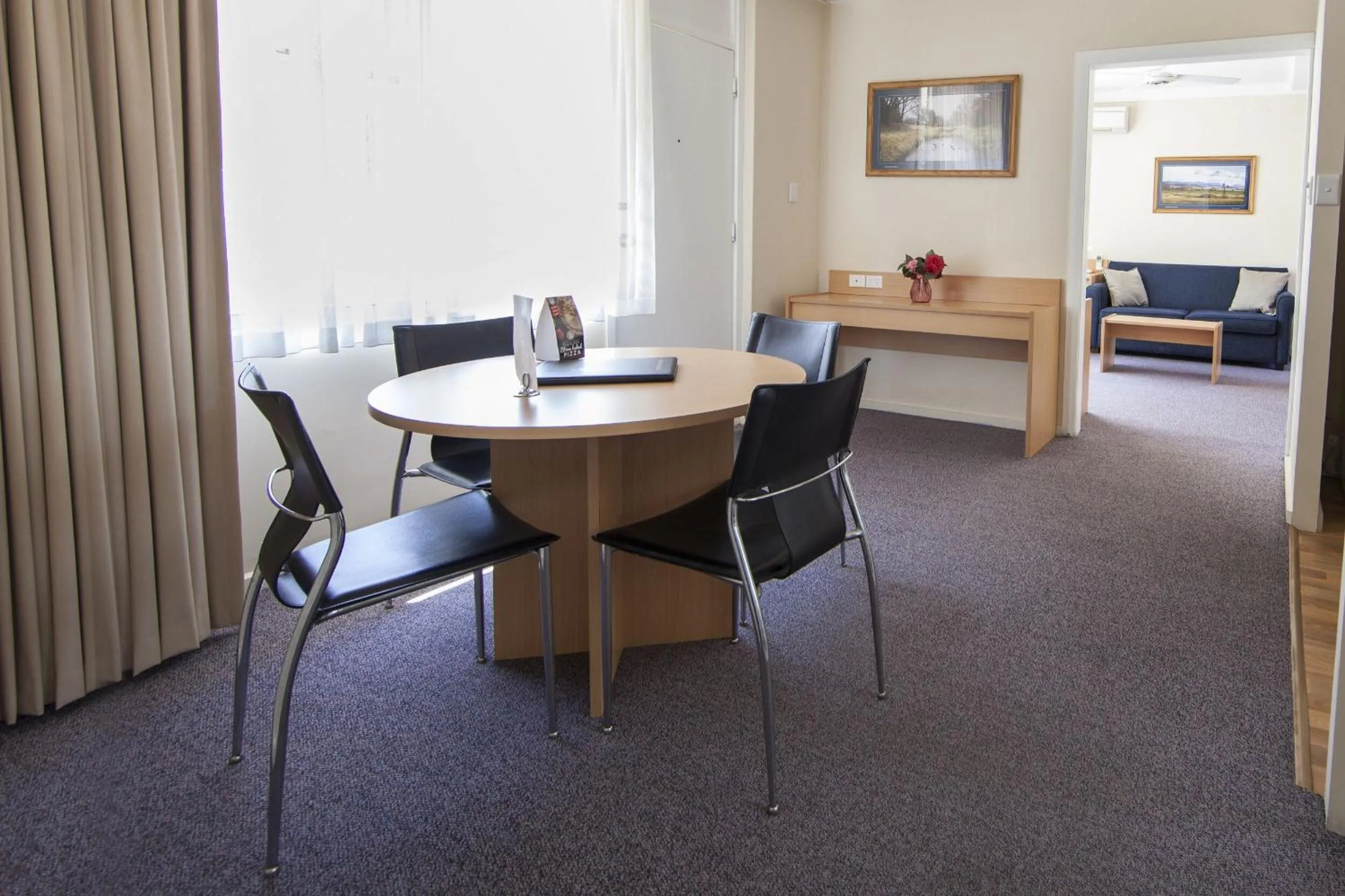 Dining area in Redhill Cooma Motor Inn