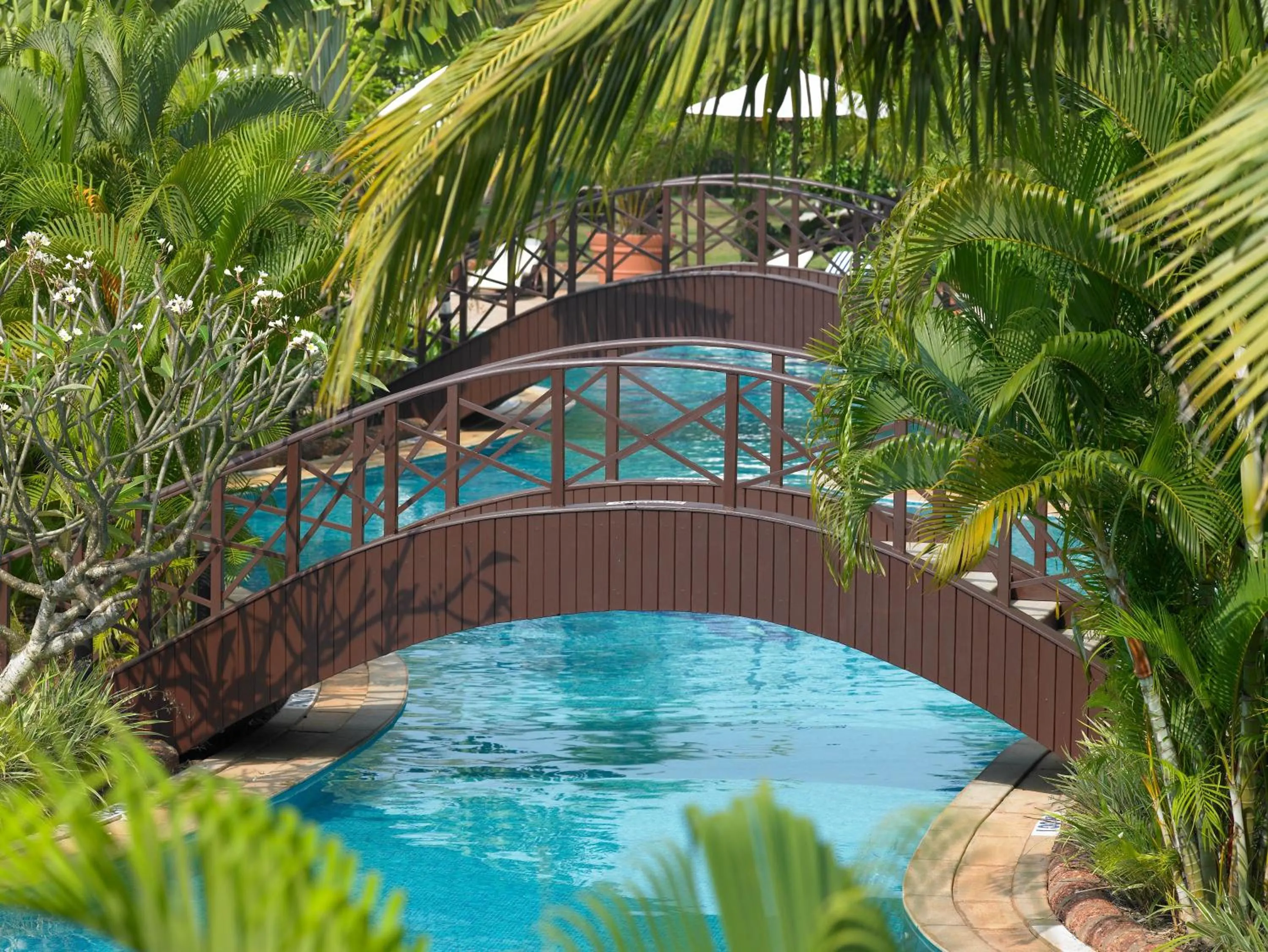Swimming pool in The Zuri White Sands, Goa Resort & Casino