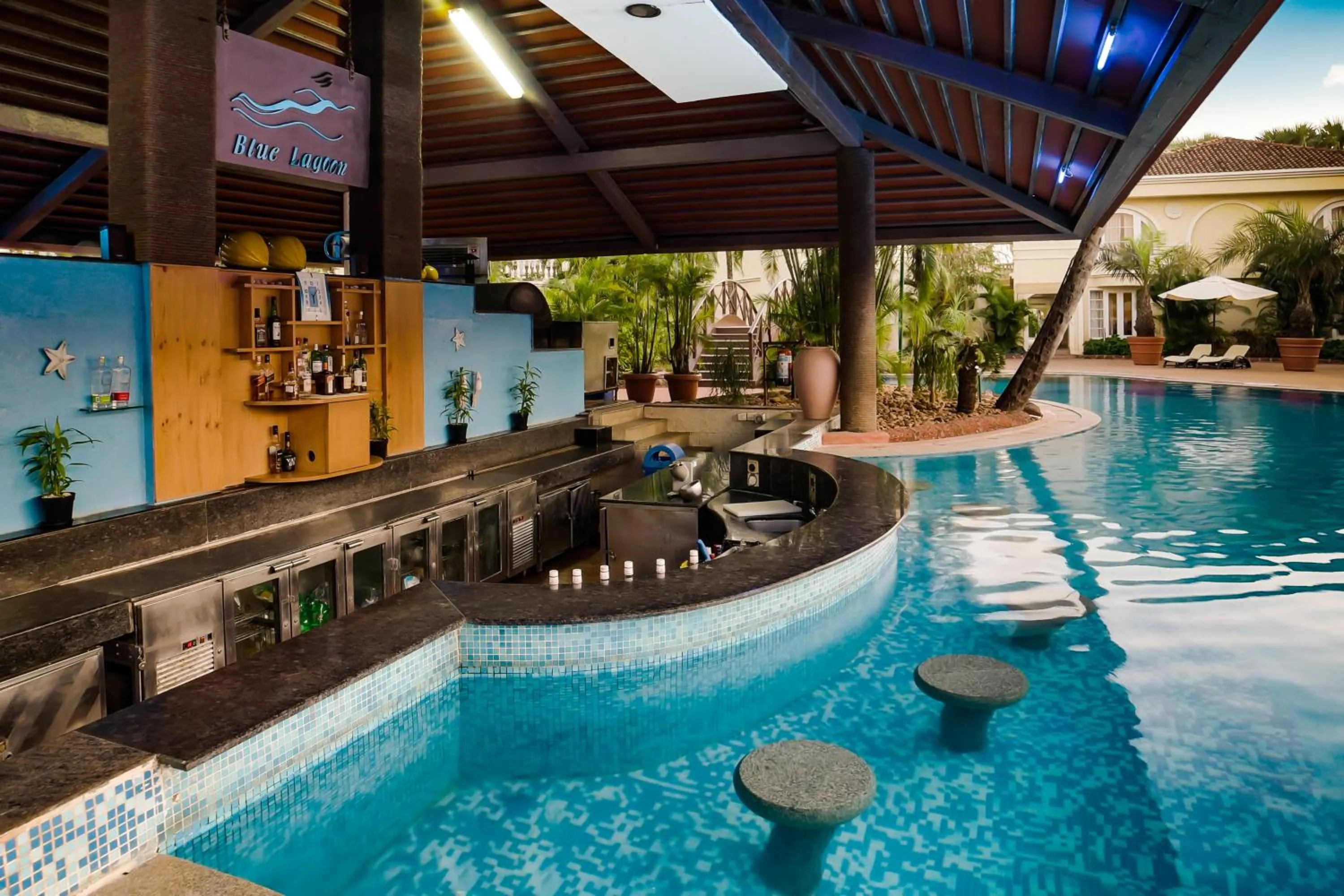 Swimming pool in The Zuri White Sands, Goa Resort & Casino