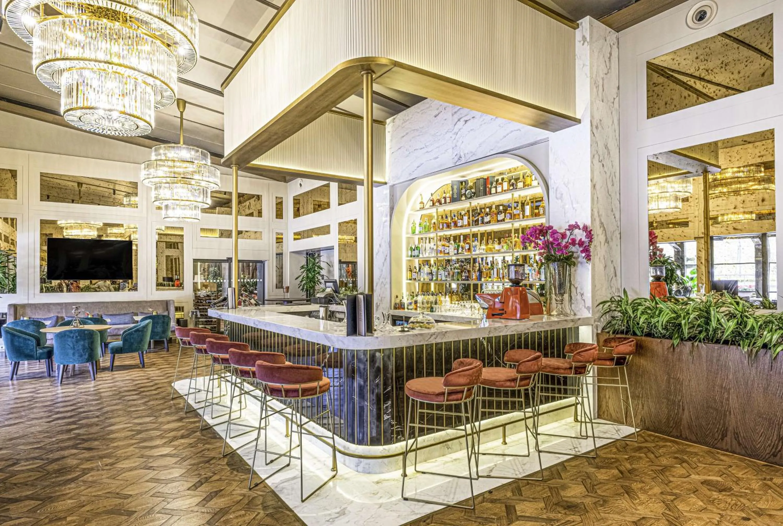 Lounge or bar in Radisson Collection Hotel, Vadistanbul